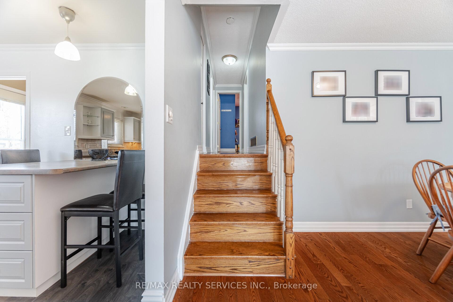 Photo 14 of 8 Reigate Avenue, Brampton, Madoc — HOMEH