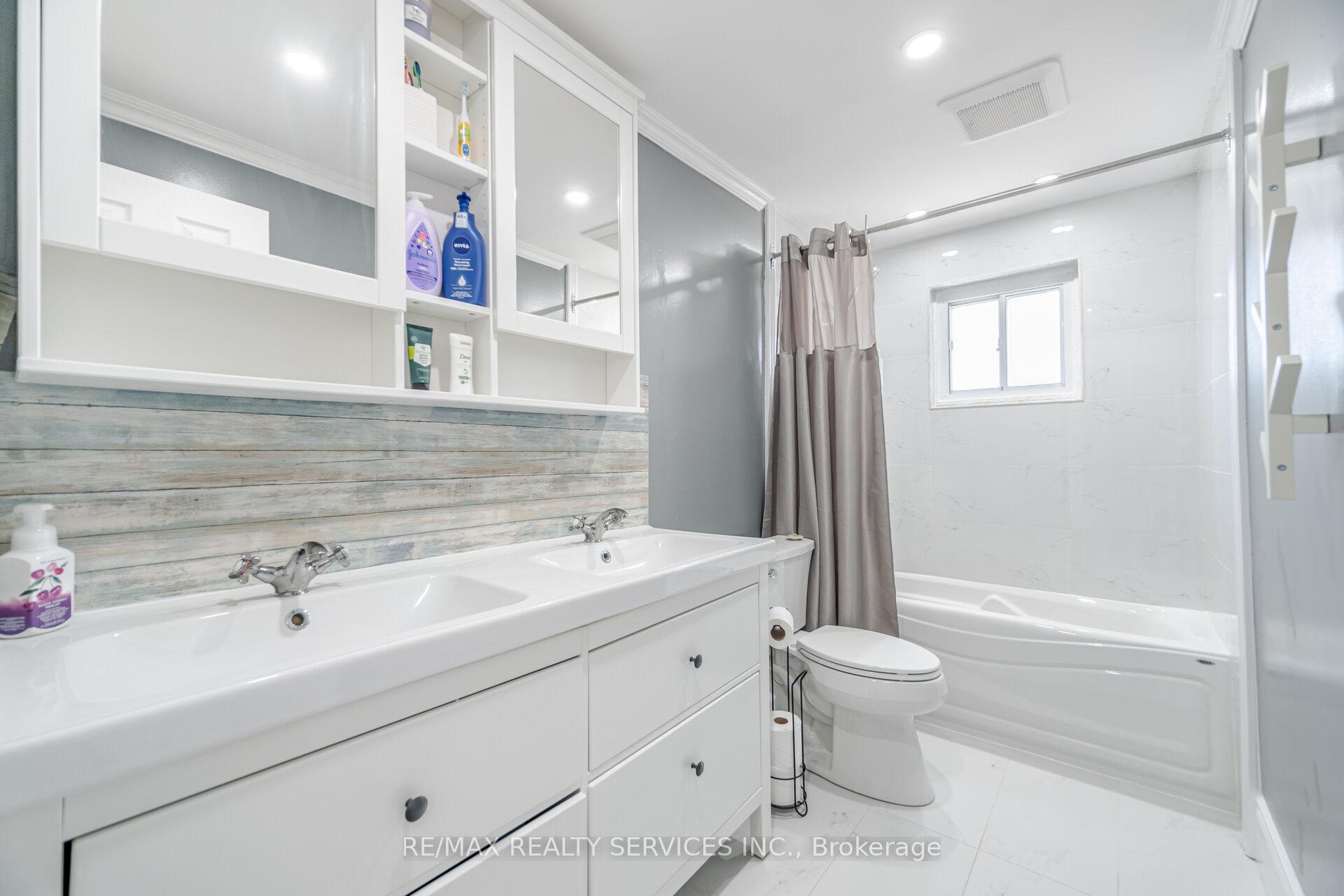 Photo 12 of 8 Reigate Avenue, Brampton, Madoc — HOMEH