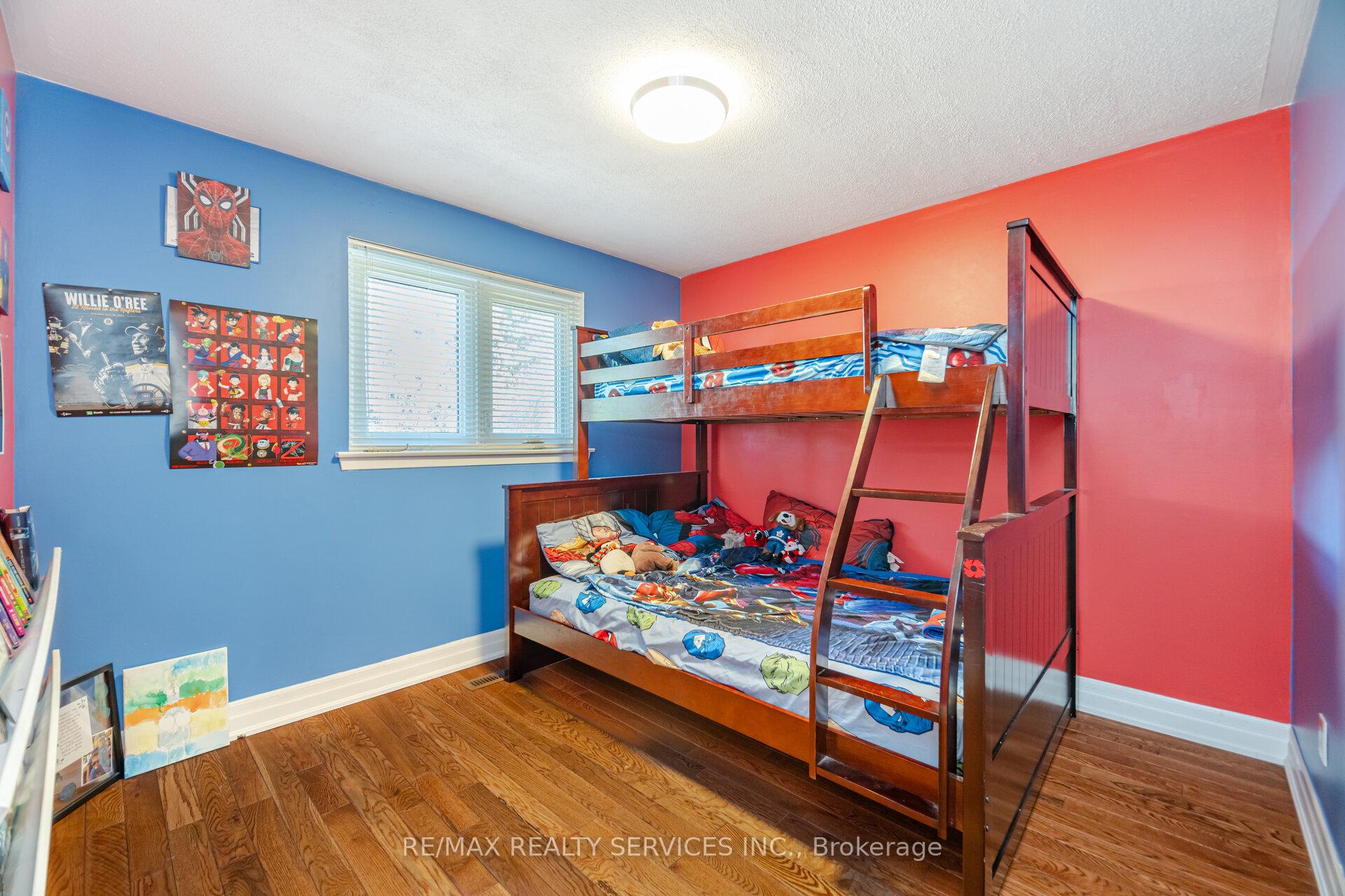 Photo 15 of 8 Reigate Avenue, Brampton, Madoc — HOMEH