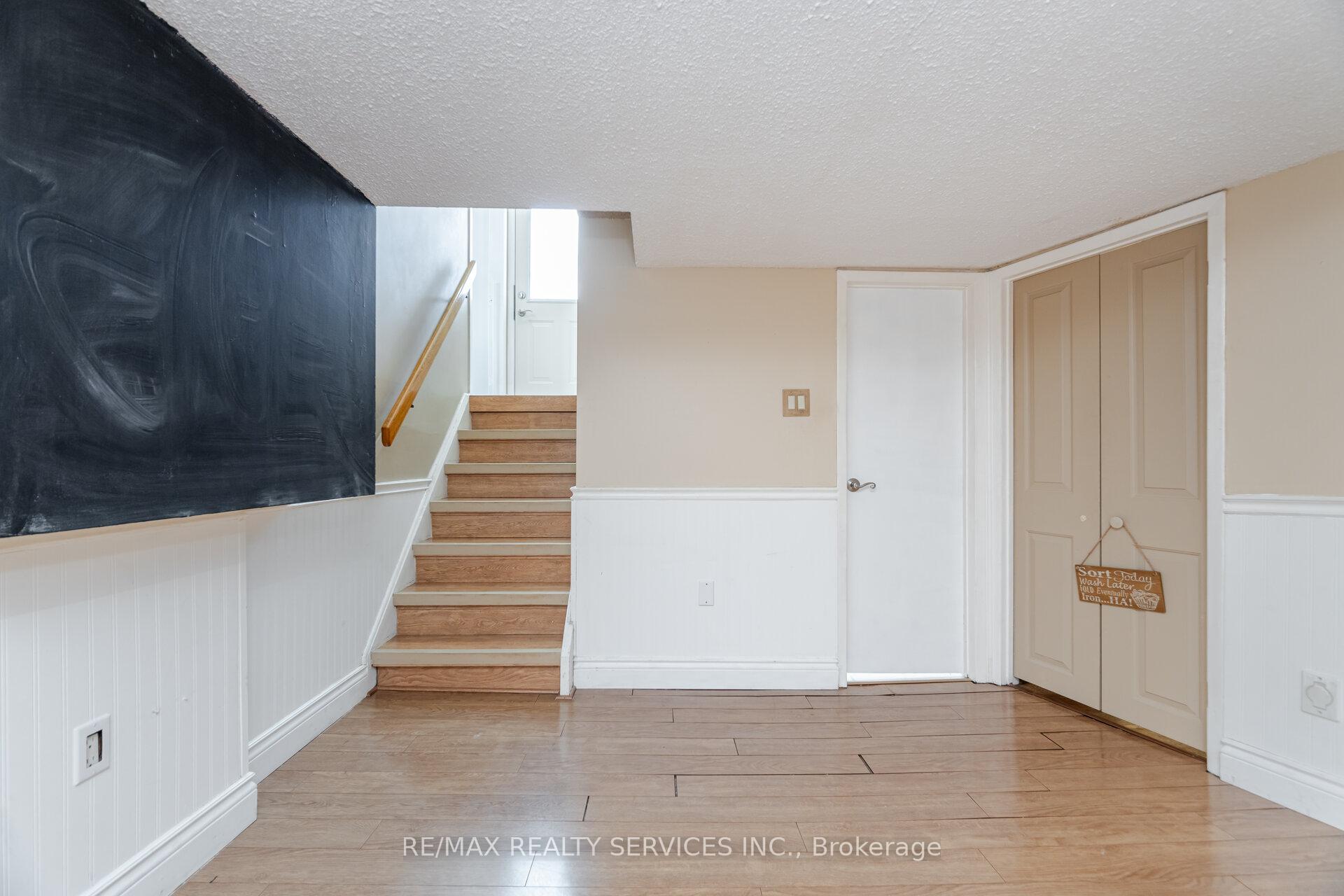 Photo 20 of 8 Reigate Avenue, Brampton, Madoc — HOMEH