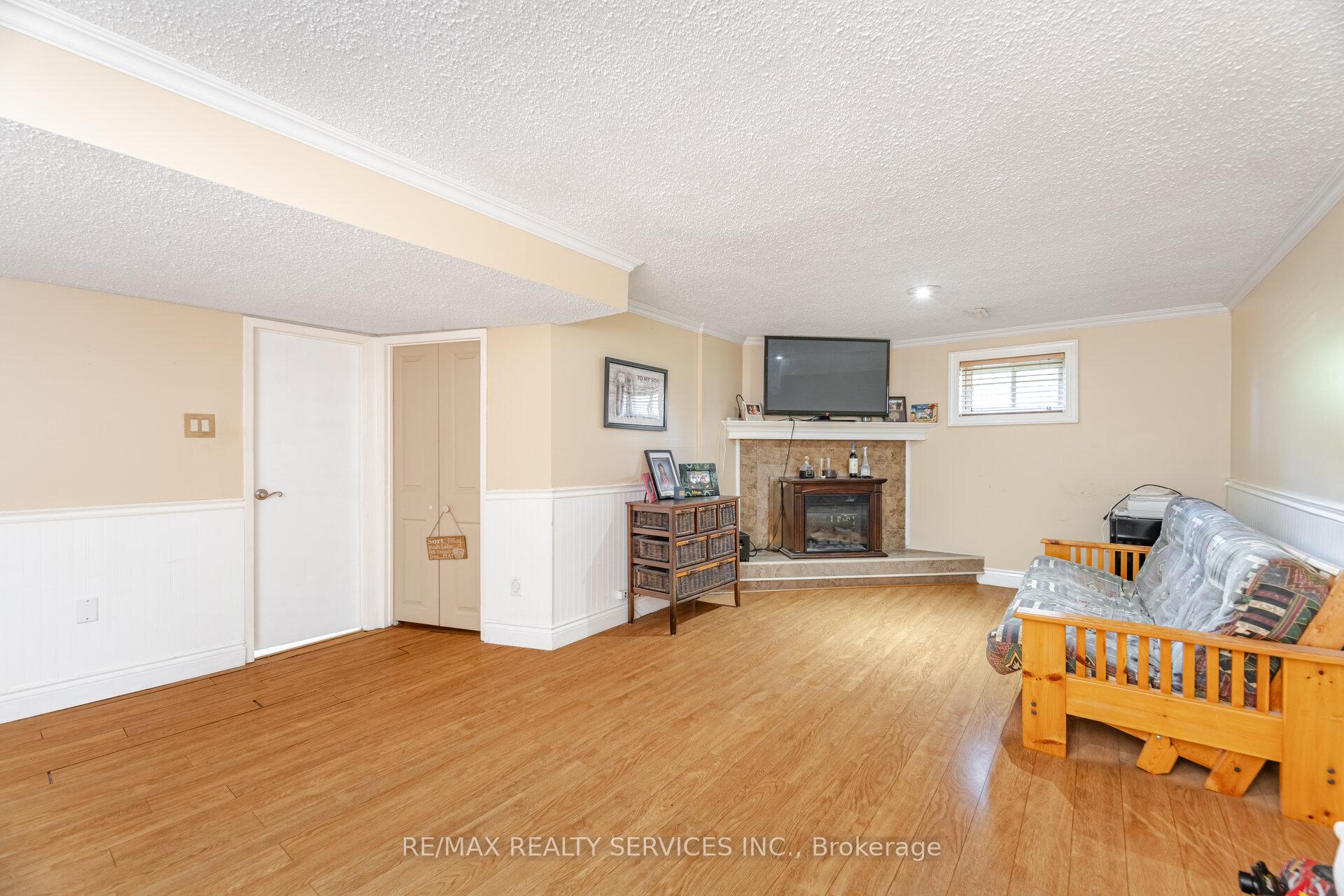 Photo 21 of 8 Reigate Avenue, Brampton, Madoc — HOMEH