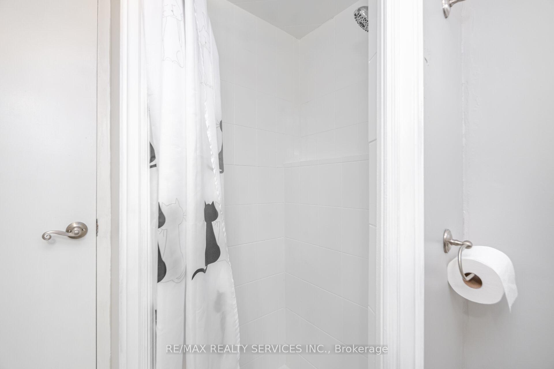Photo 23 of 8 Reigate Avenue, Brampton, Madoc — HOMEH