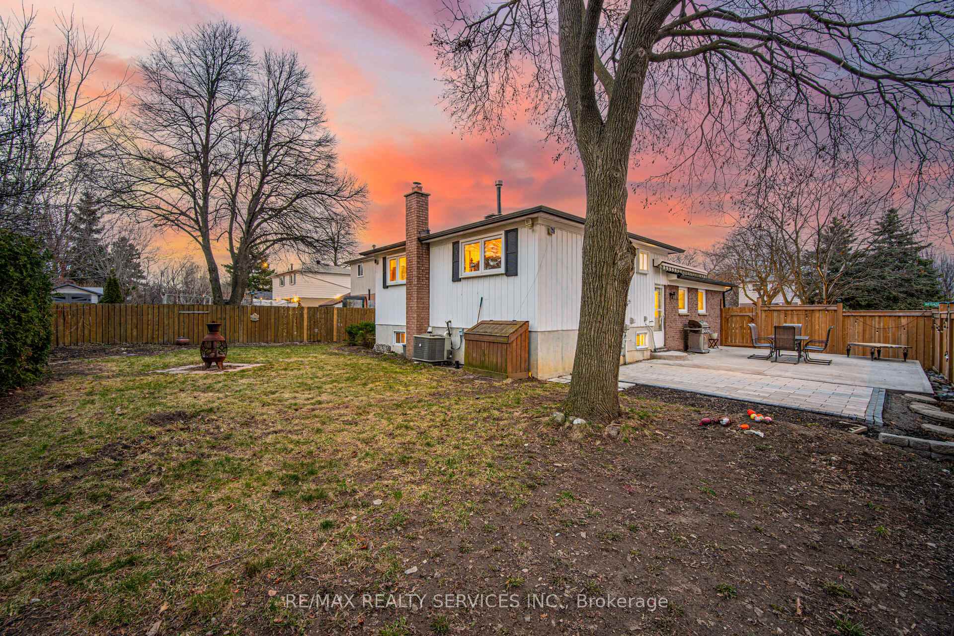 Photo 30 of 8 Reigate Avenue, Brampton, Madoc — HOMEH