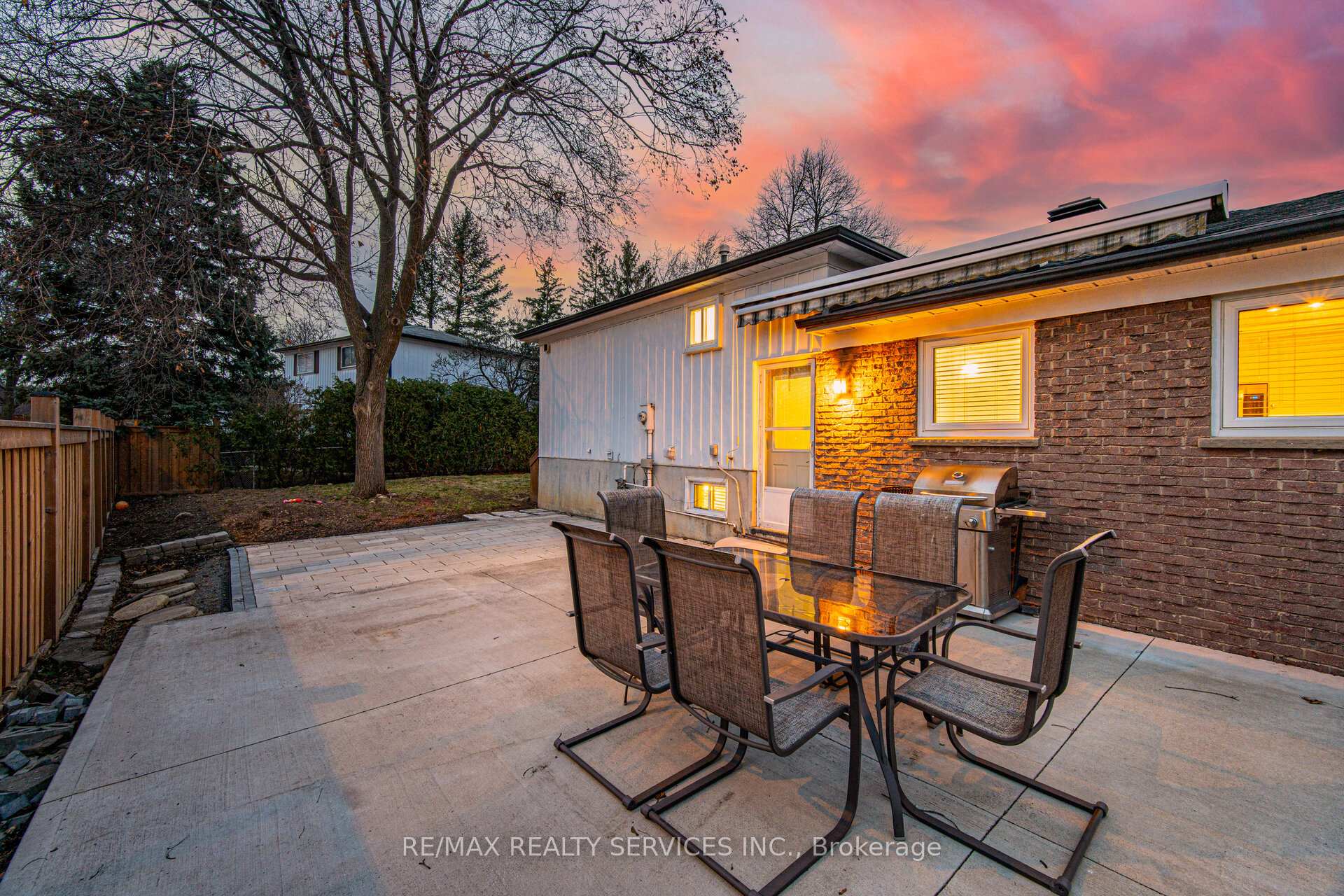 Photo 25 of 8 Reigate Avenue, Brampton, Madoc — HOMEH