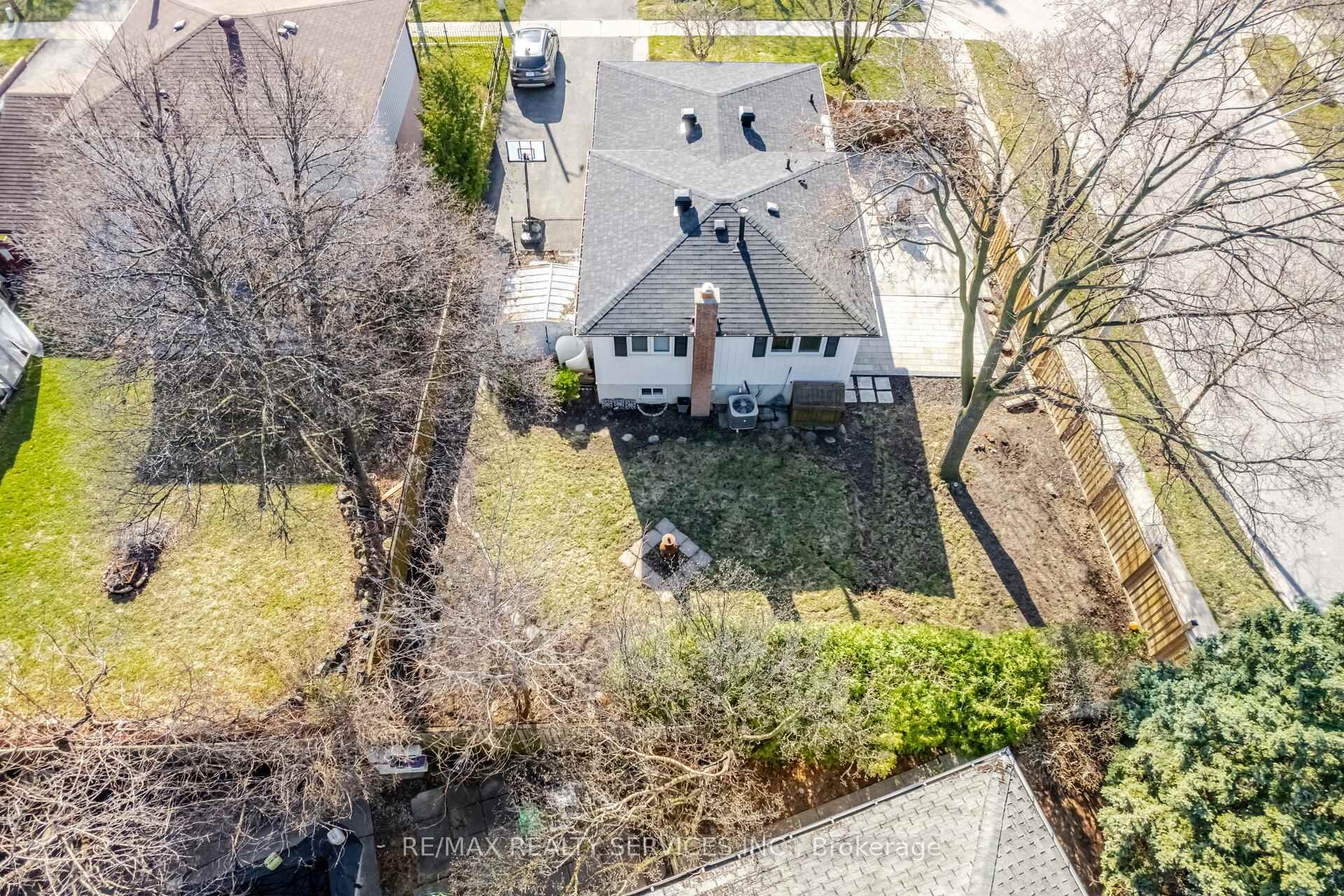 Photo 31 of 8 Reigate Avenue, Brampton, Madoc — HOMEH