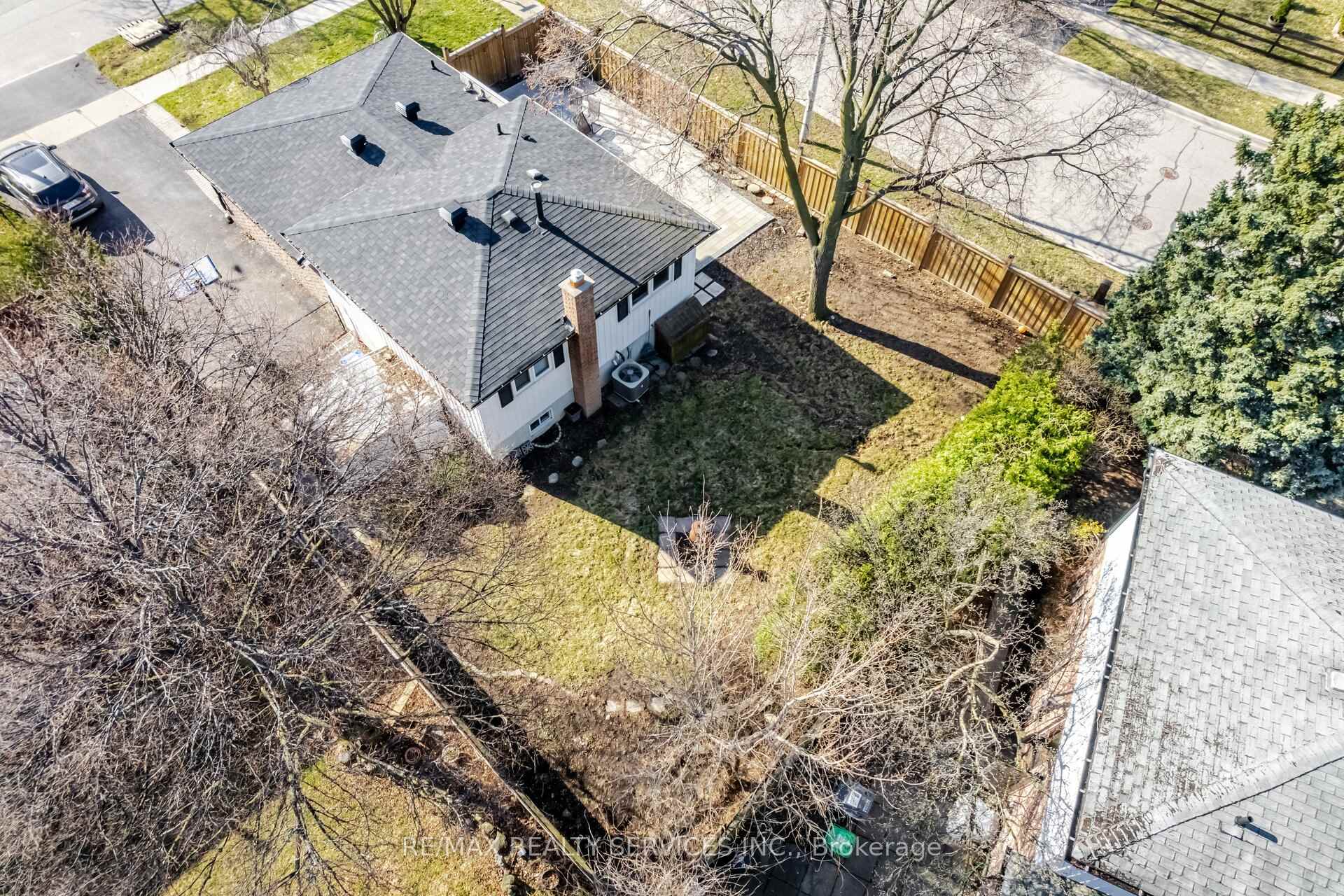 Photo 35 of 8 Reigate Avenue, Brampton, Madoc — HOMEH