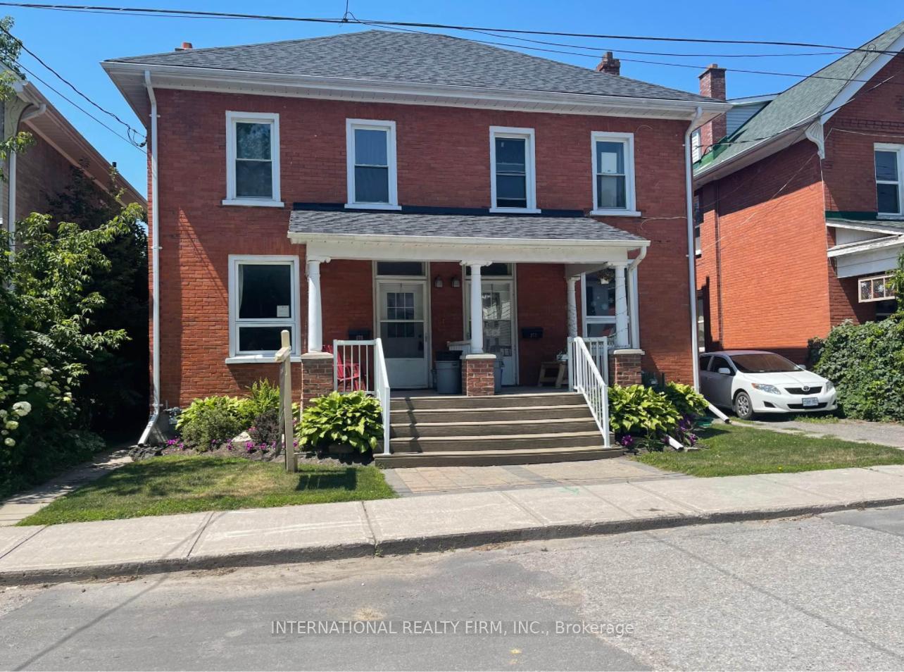 Front of 271-273 Thomas Street