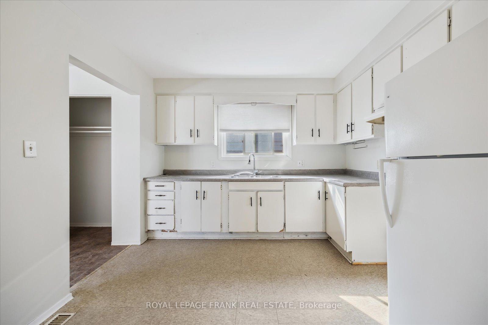 Photo 6 of 344 Pine Avenue, Oshawa, Vanier — HOMEH