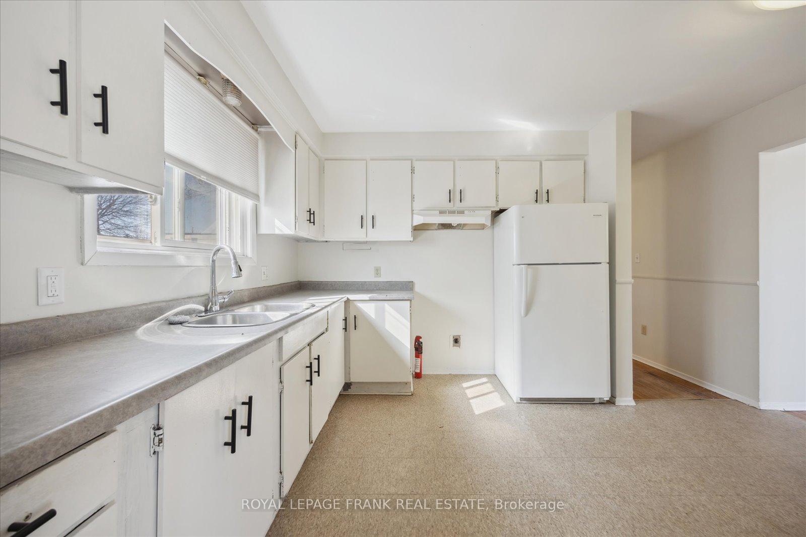 Photo 7 of 344 Pine Avenue, Oshawa, Vanier — HOMEH