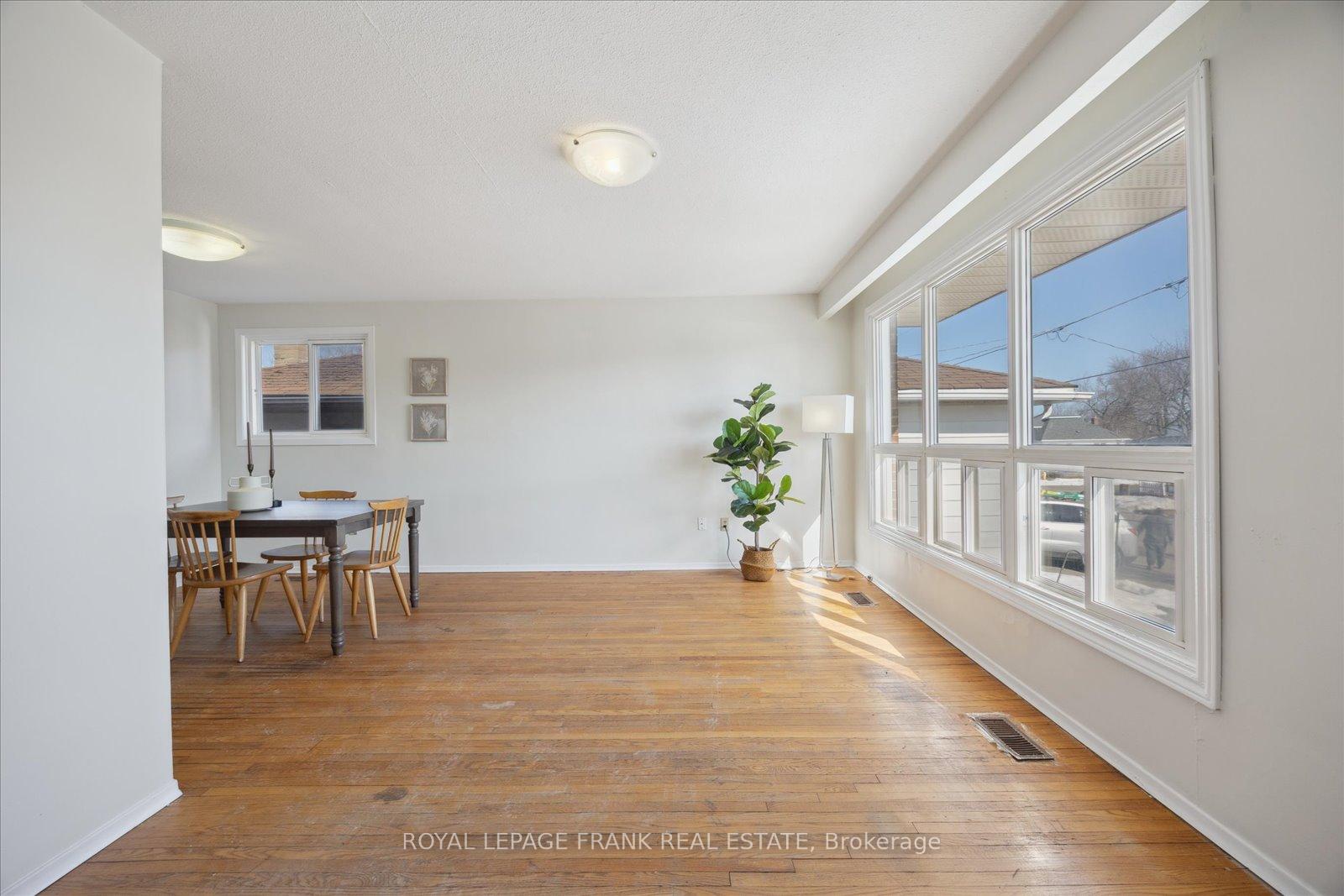 Photo 9 of 344 Pine Avenue, Oshawa, Vanier — HOMEH