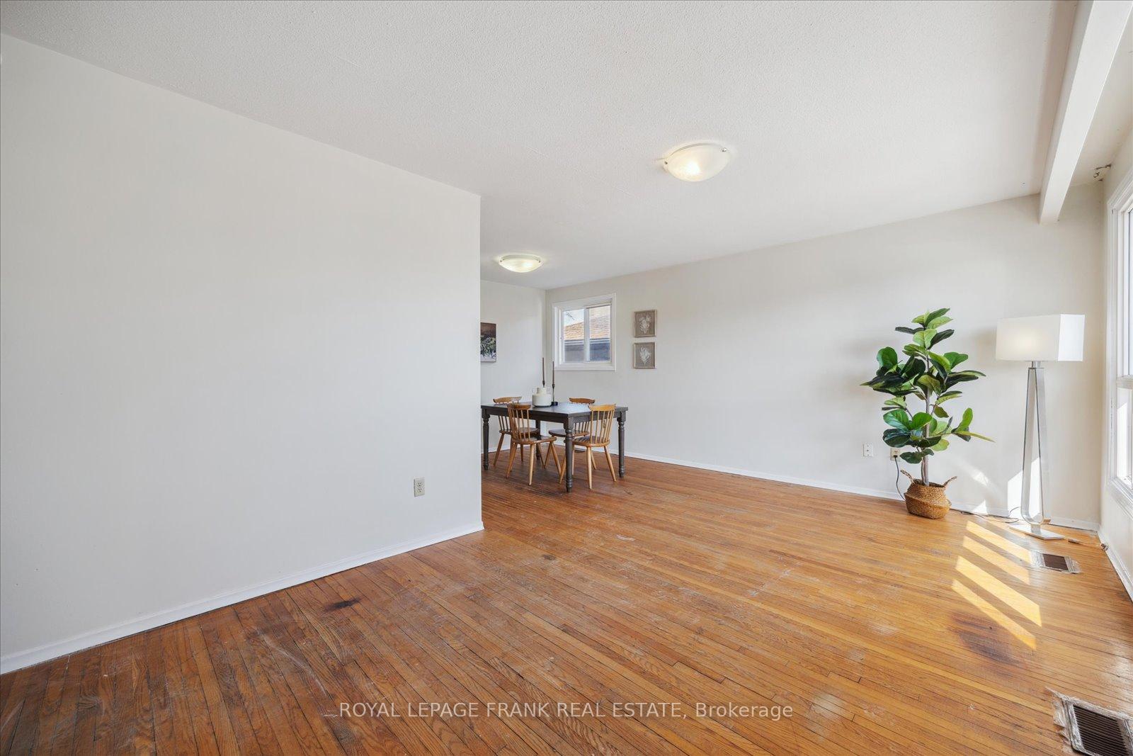 Photo 10 of 344 Pine Avenue, Oshawa, Vanier — HOMEH