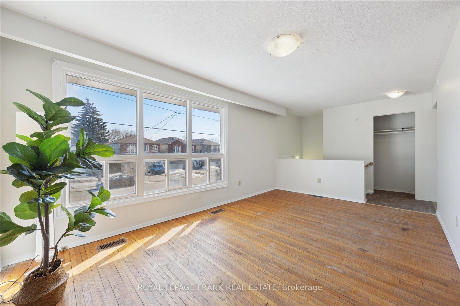 Photo 11 of 344 Pine Avenue, Oshawa, Vanier — HOMEH