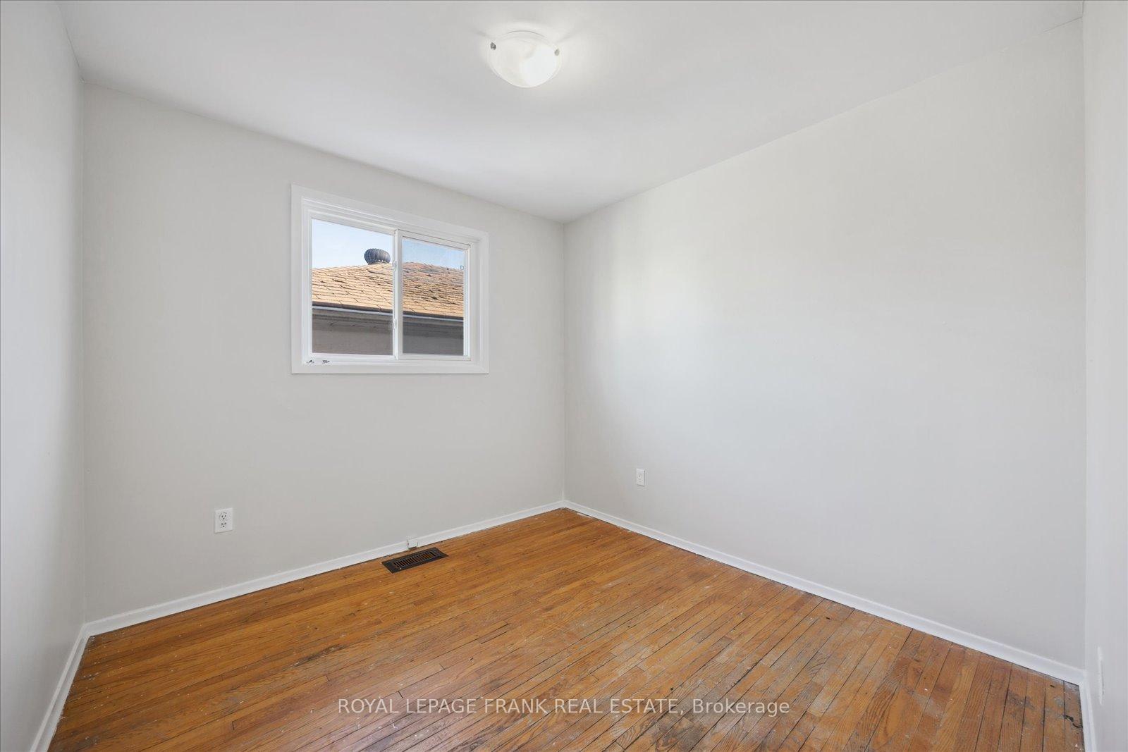 Photo 16 of 344 Pine Avenue, Oshawa, Vanier — HOMEH