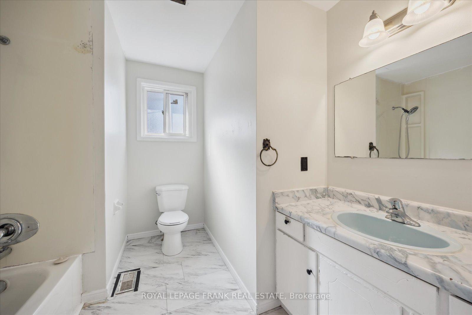 Photo 18 of 344 Pine Avenue, Oshawa, Vanier — HOMEH