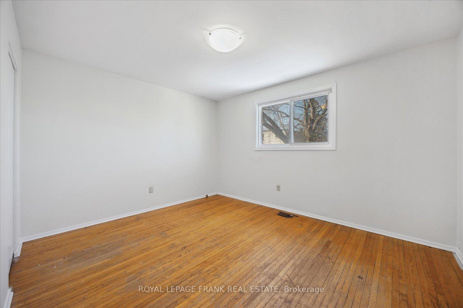 Photo 19 of 344 Pine Avenue, Oshawa, Vanier — HOMEH