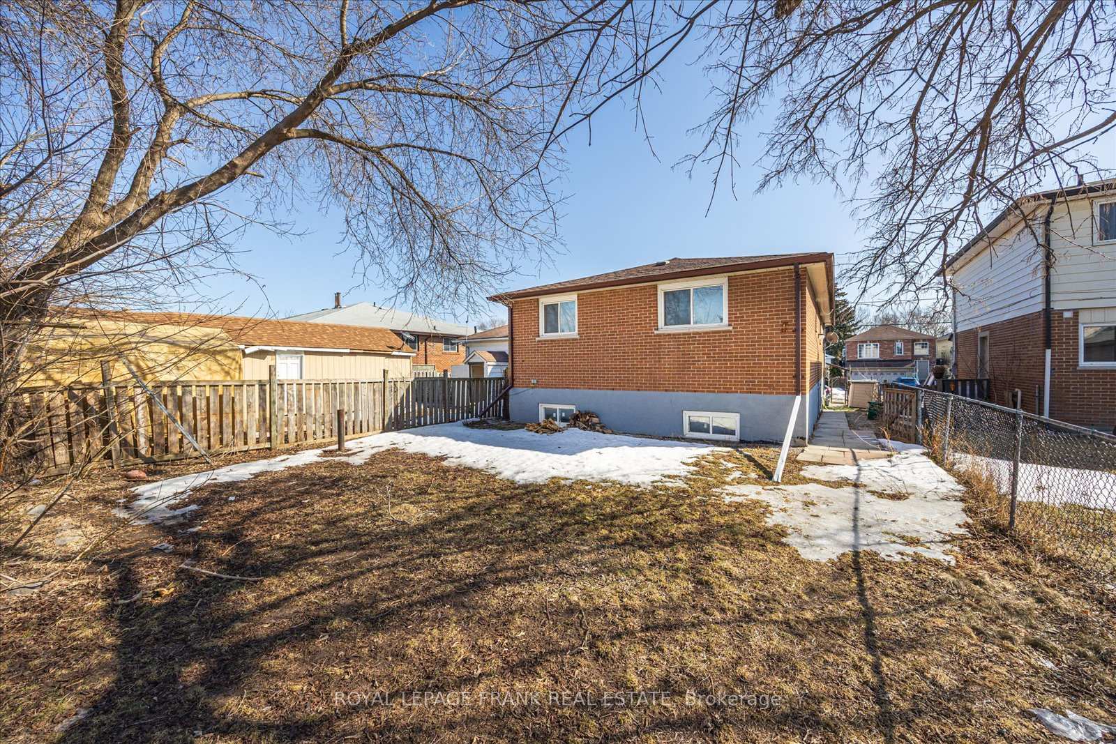 Photo 31 of 344 Pine Avenue, Oshawa, Vanier — HOMEH