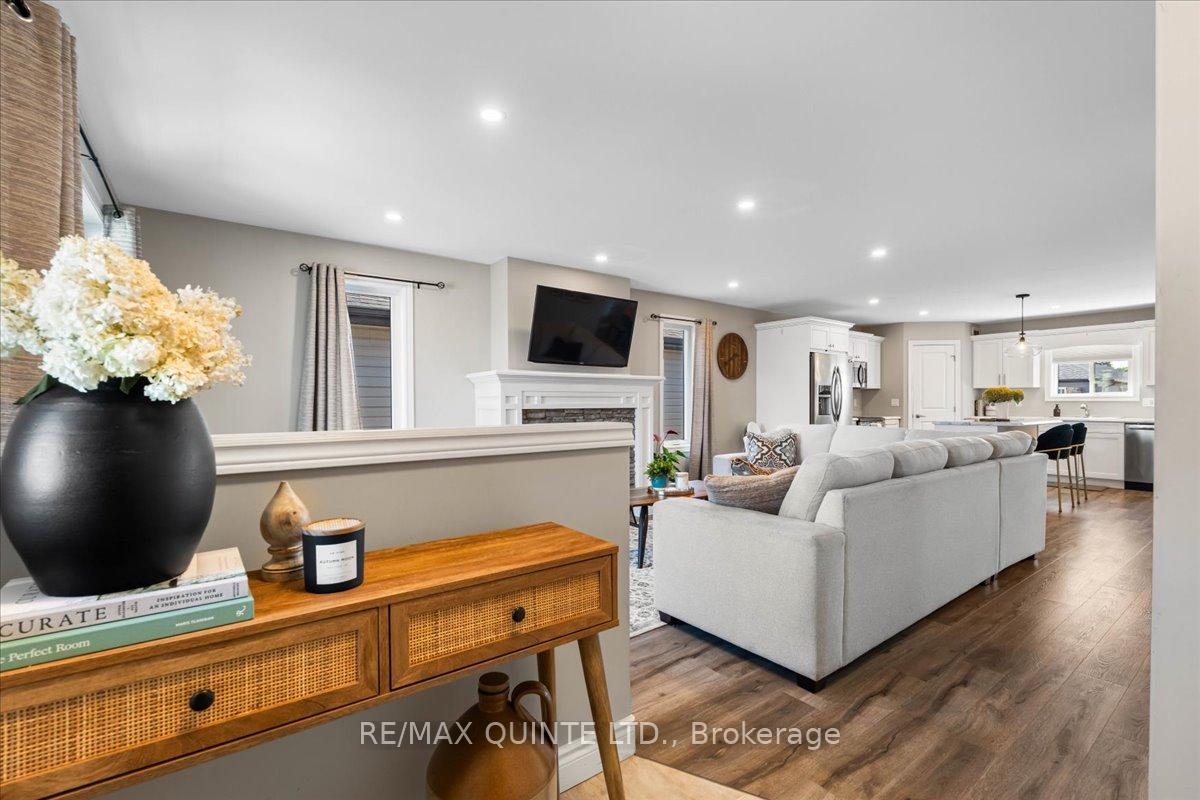Photo 5 of 40 Deacon Place, Belleville, Belleville Ward — HOMEH