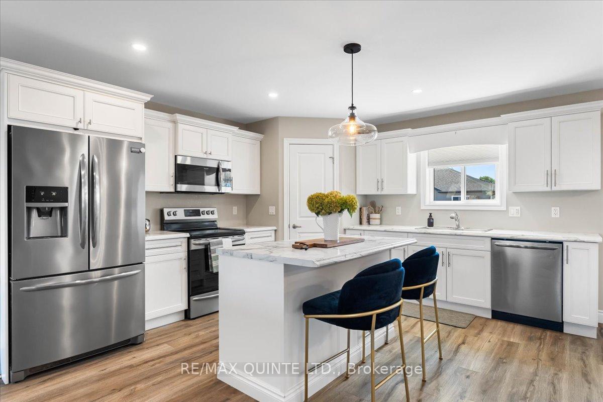 Photo 8 of 40 Deacon Place, Belleville, Belleville Ward — HOMEH