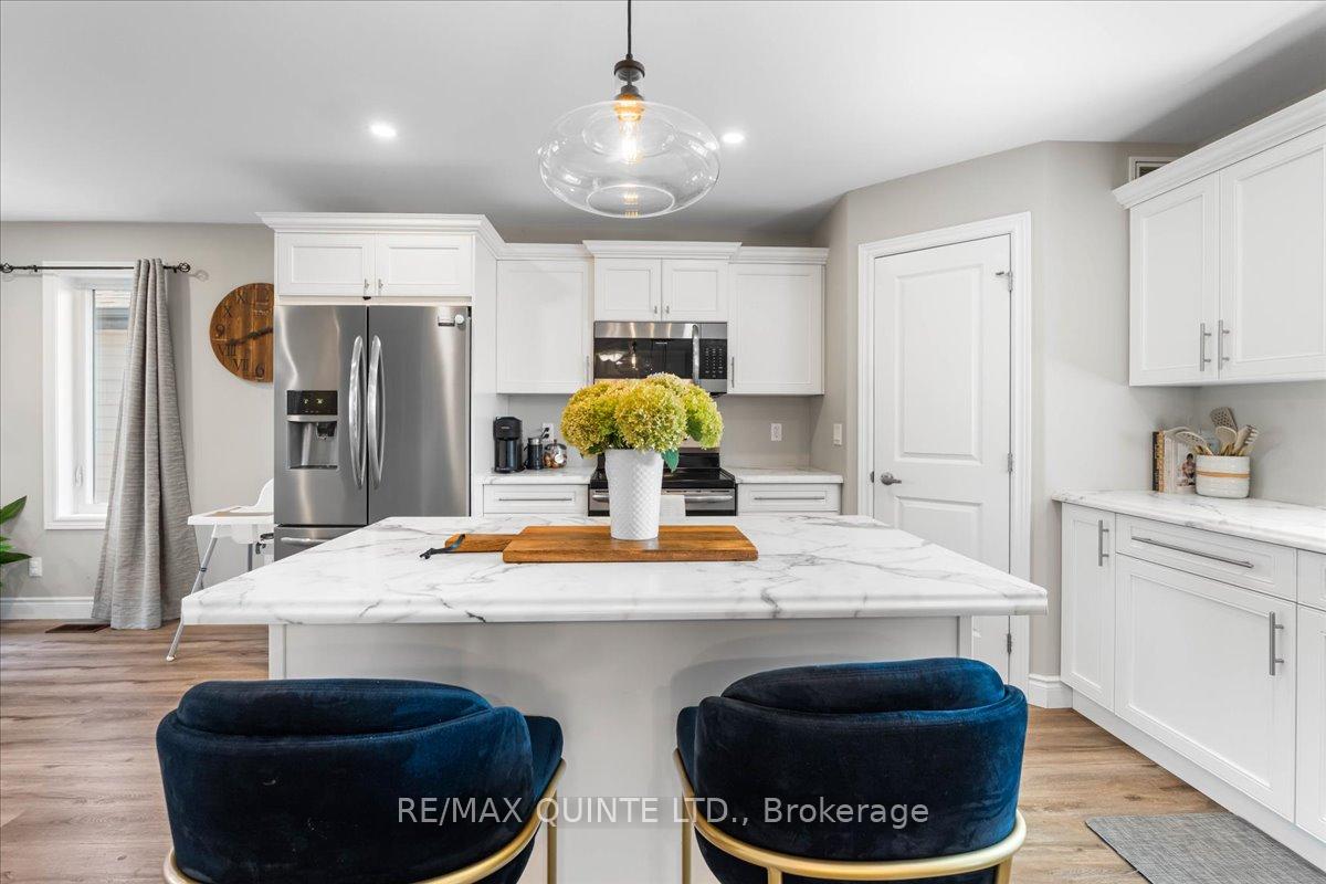 Photo 9 of 40 Deacon Place, Belleville, Belleville Ward — HOMEH