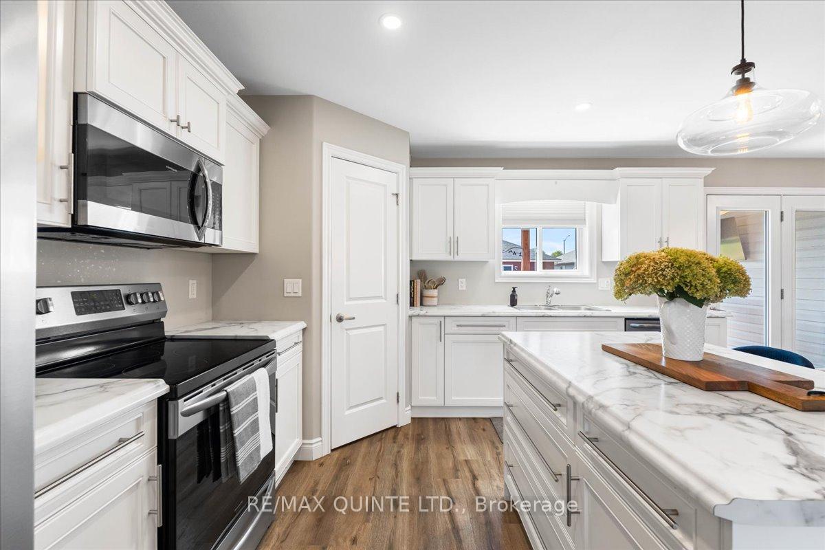 Photo 10 of 40 Deacon Place, Belleville, Belleville Ward — HOMEH