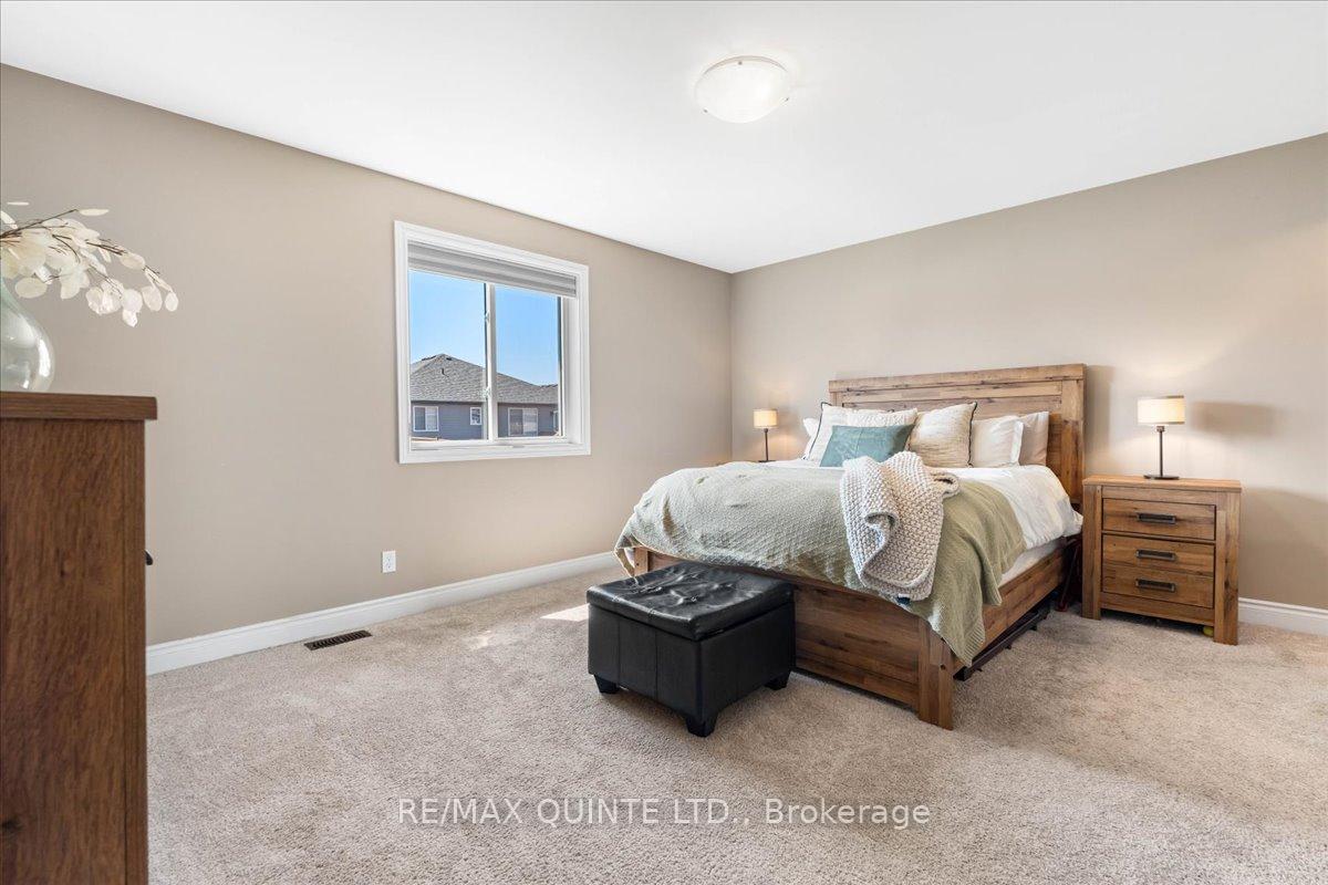 Photo 18 of 40 Deacon Place, Belleville, Belleville Ward — HOMEH