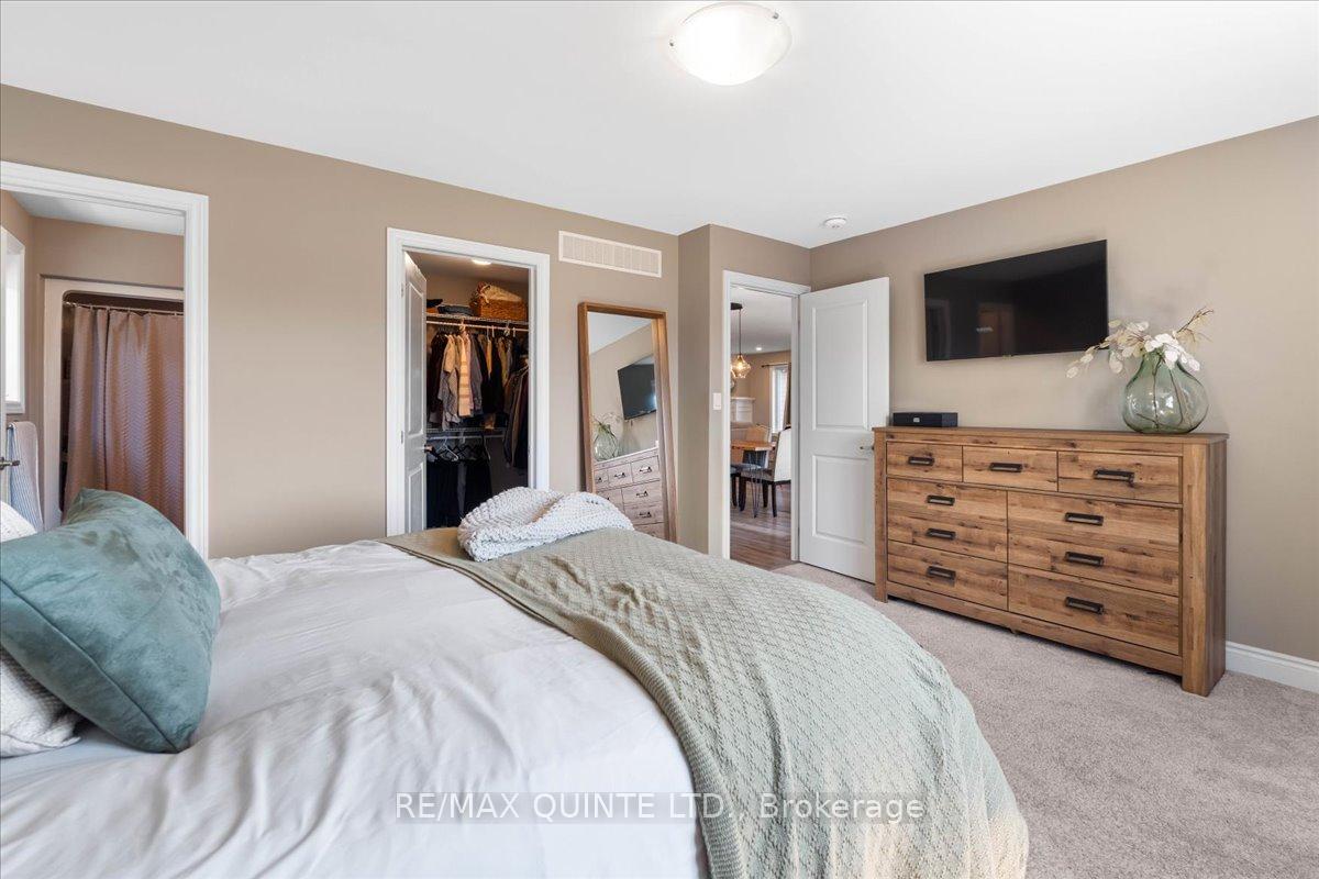 Photo 15 of 40 Deacon Place, Belleville, Belleville Ward — HOMEH