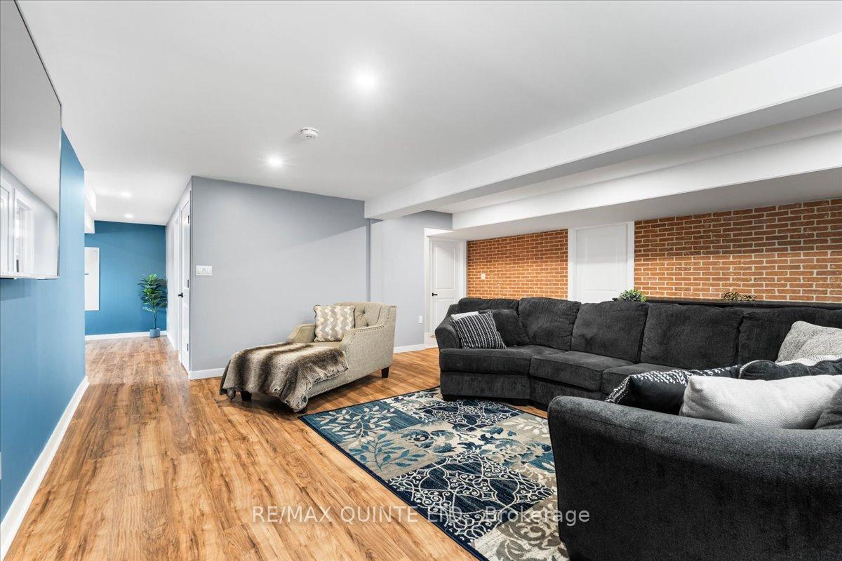 Photo 35 of 40 Deacon Place, Belleville, Belleville Ward — HOMEH