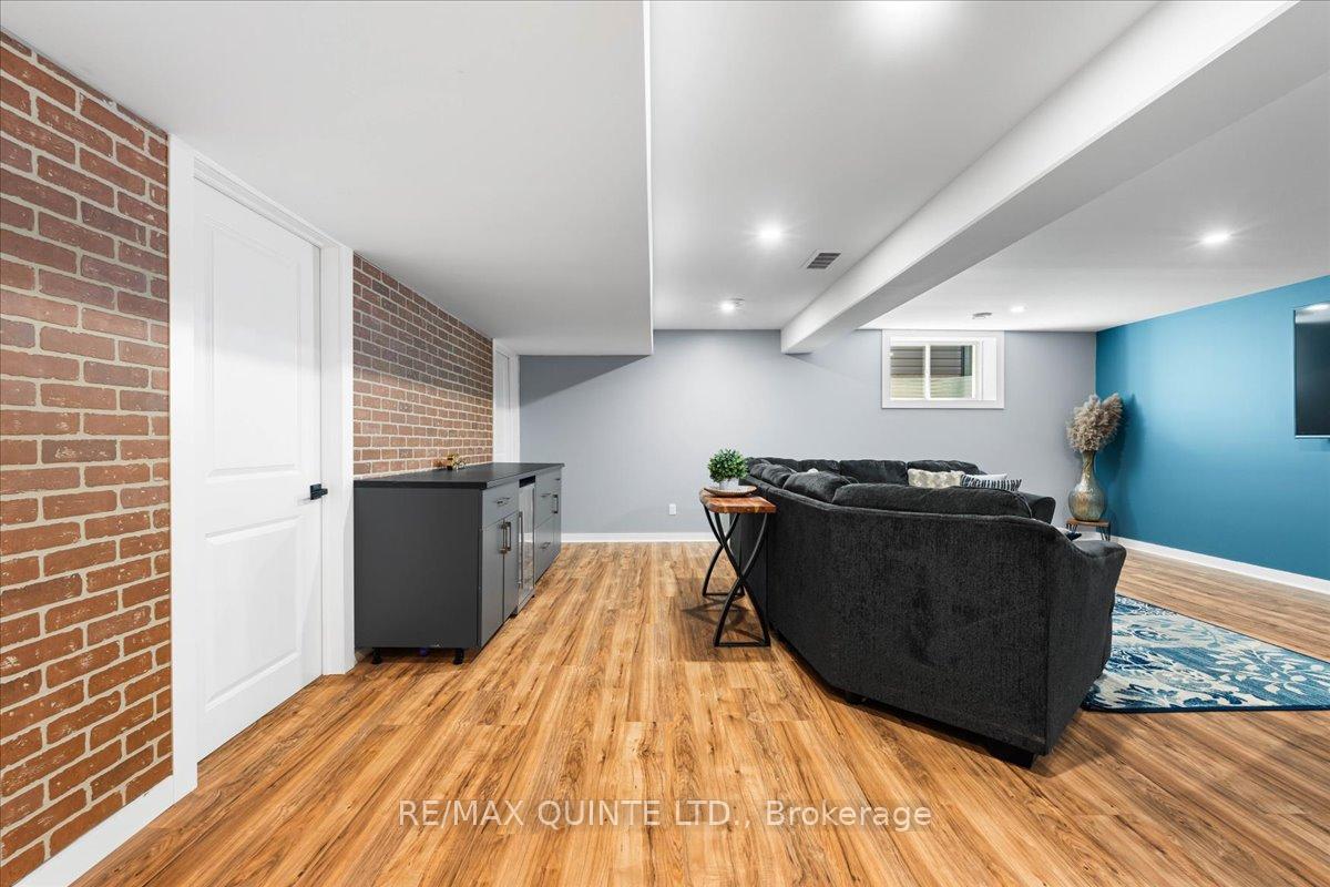 Photo 34 of 40 Deacon Place, Belleville, Belleville Ward — HOMEH