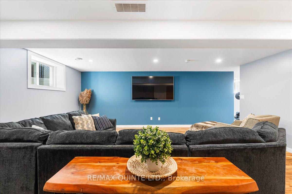 Photo 27 of 40 Deacon Place, Belleville, Belleville Ward — HOMEH