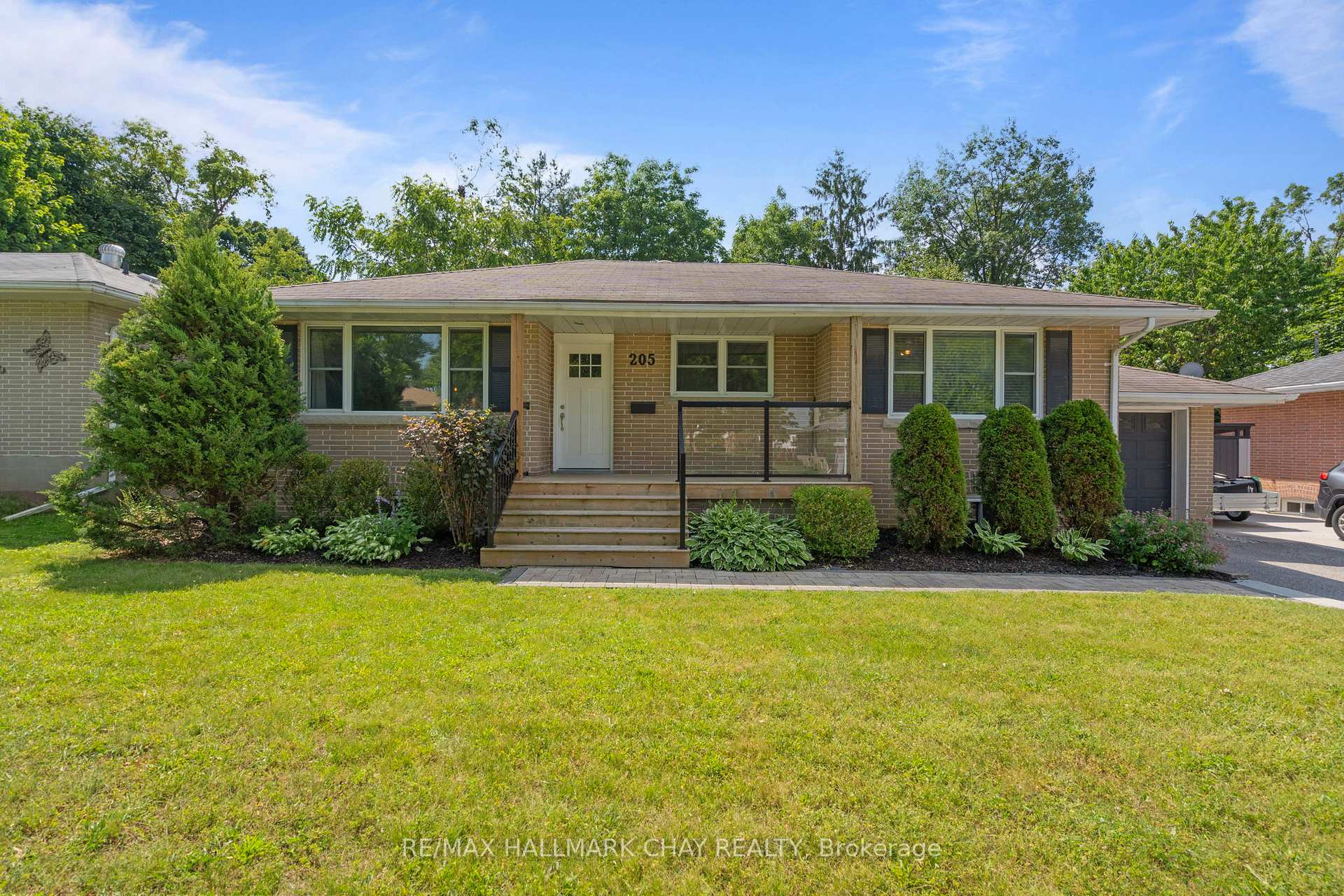 Photo 1 of 205 Wellington Street E, Barrie, City Centre — HOMEH