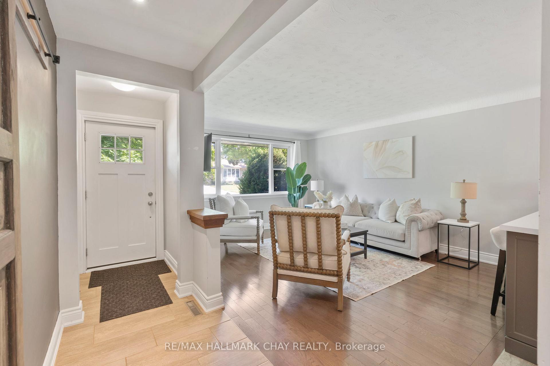 Photo 3 of 205 Wellington Street E, Barrie, City Centre — HOMEH