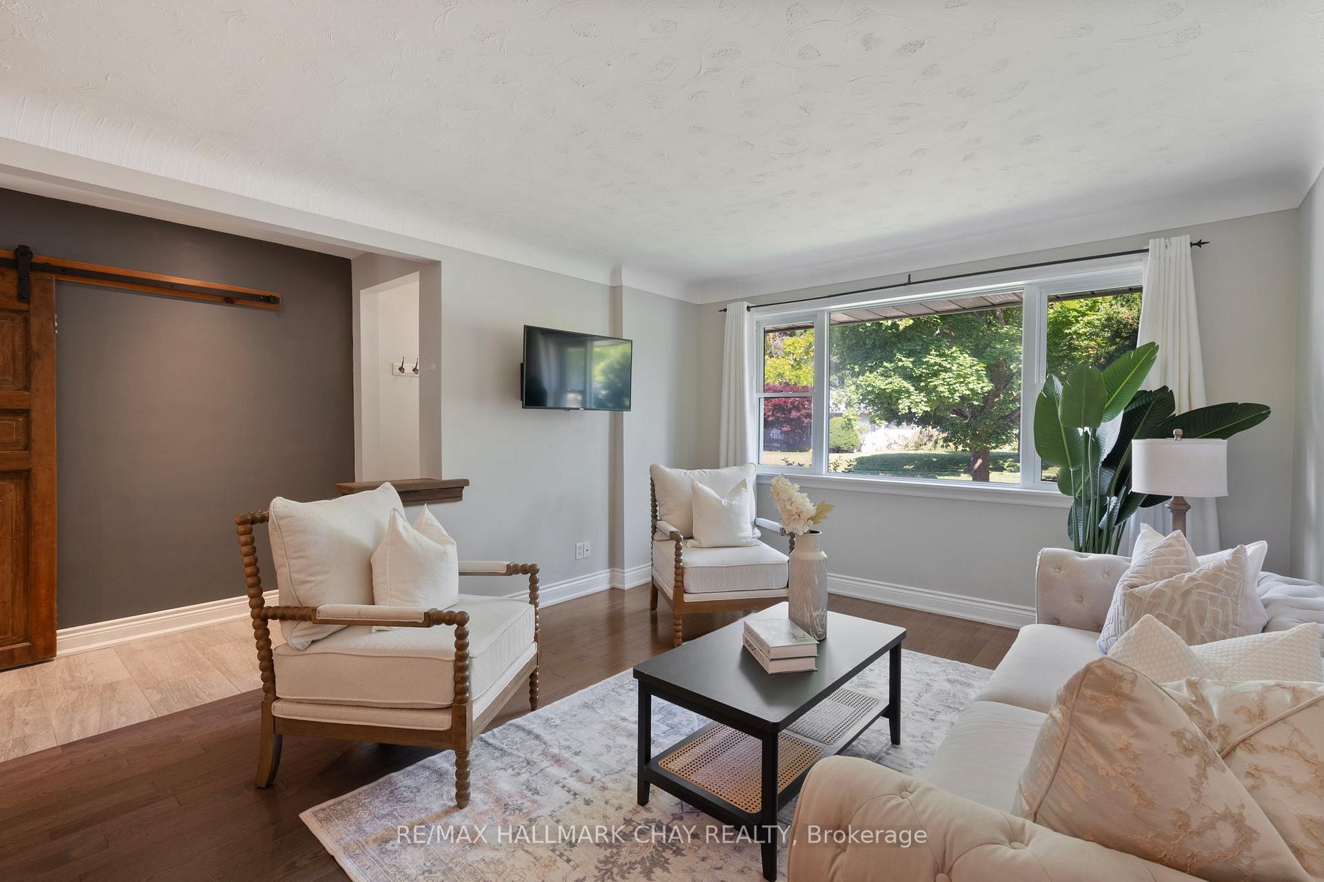 Photo 4 of 205 Wellington Street E, Barrie, City Centre — HOMEH
