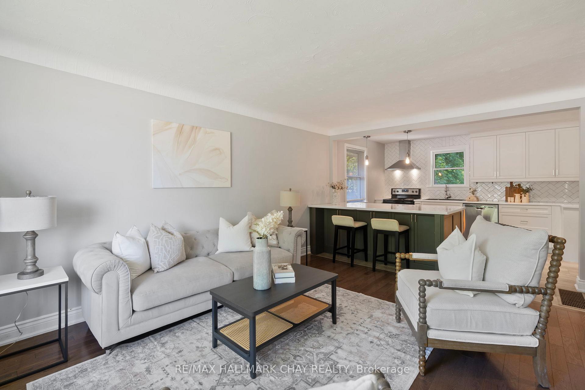 Photo 5 of 205 Wellington Street E, Barrie, City Centre — HOMEH