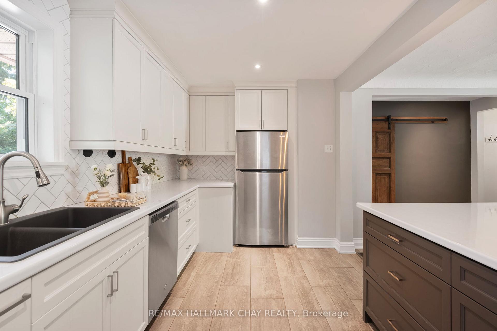 Photo 9 of 205 Wellington Street E, Barrie, City Centre — HOMEH