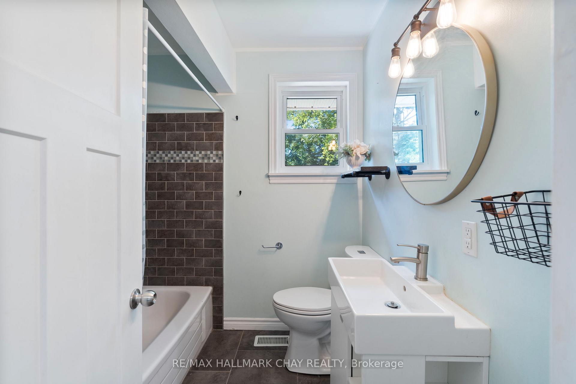 Photo 26 of 205 Wellington Street E, Barrie, City Centre — HOMEH