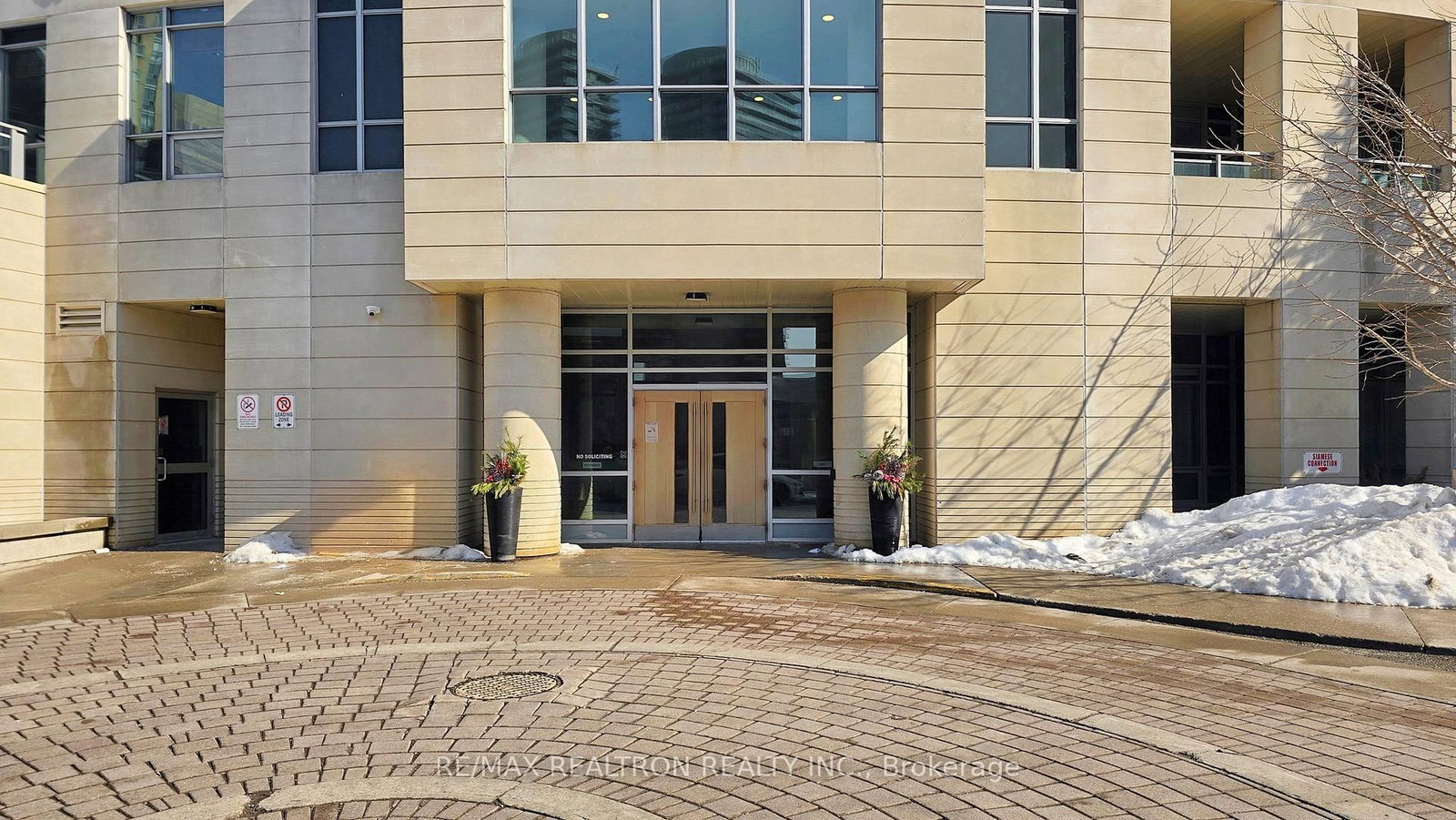 Photo 2 of Unit 2115, 18 Holmes Ave, North York, Willowdale East — HOMEH