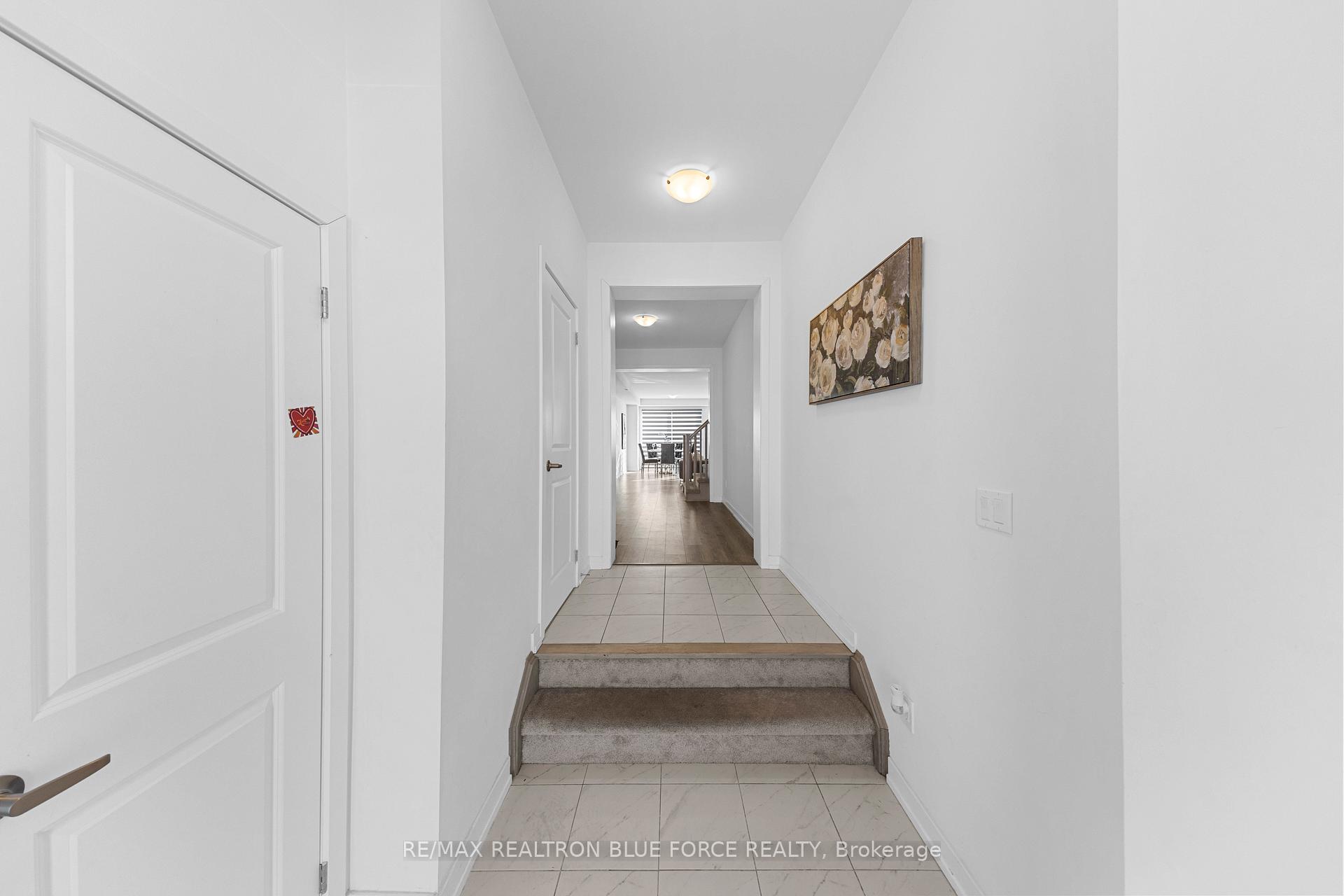 Photo 2 of 94 Pine Gate Place, Whitby, Williamsburg — HOMEH