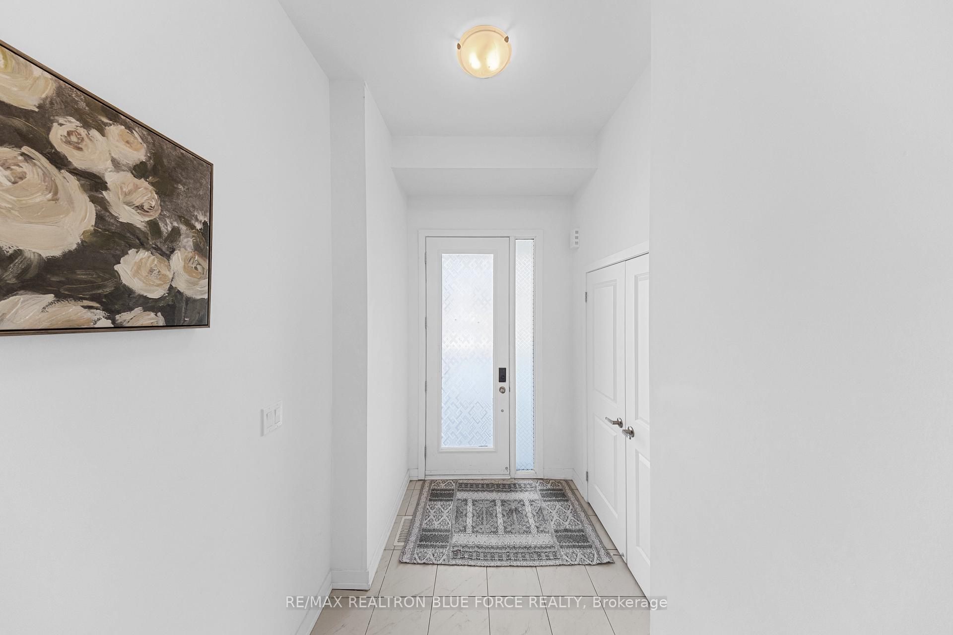 Photo 3 of 94 Pine Gate Place, Whitby, Williamsburg — HOMEH