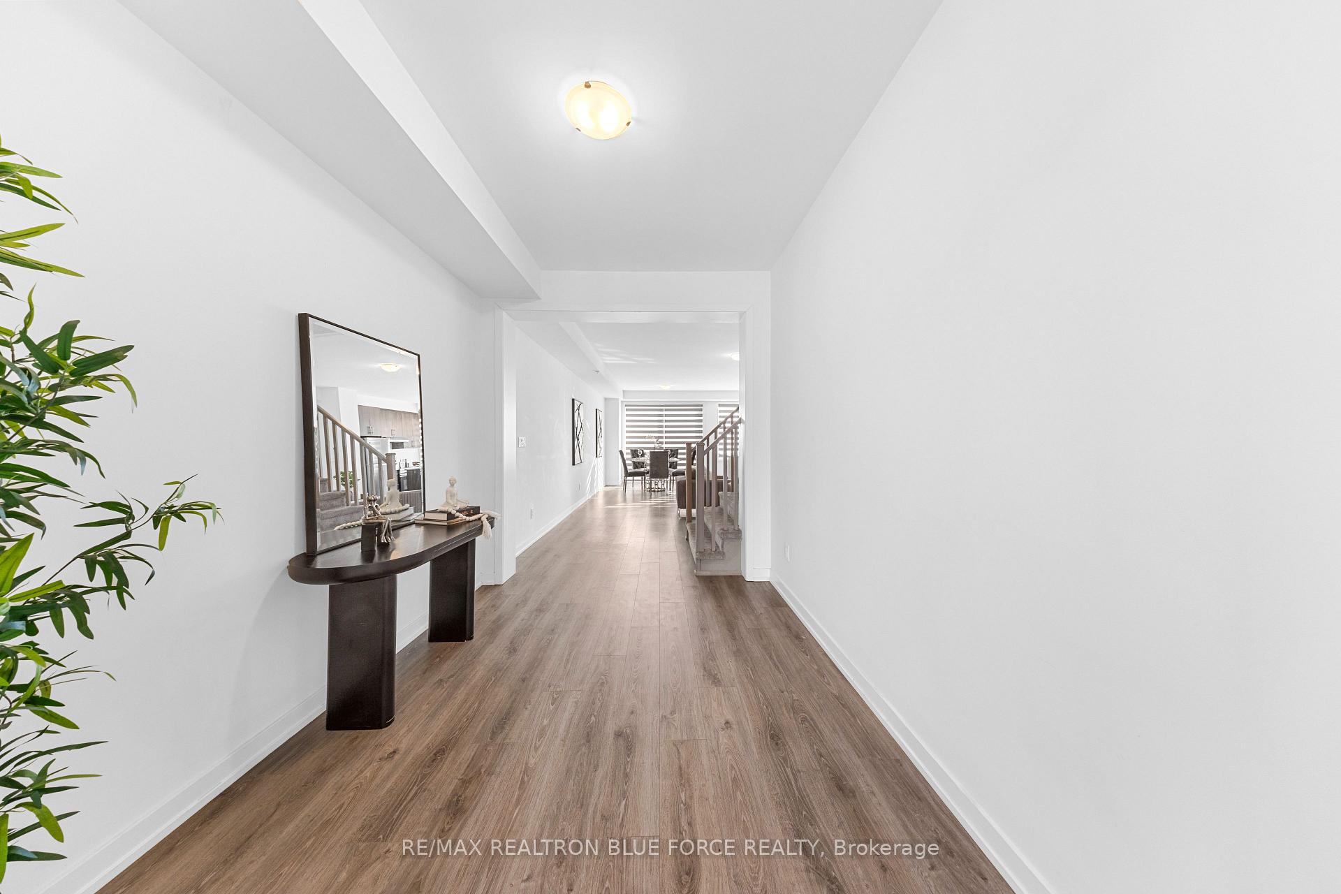 Photo 4 of 94 Pine Gate Place, Whitby, Williamsburg — HOMEH