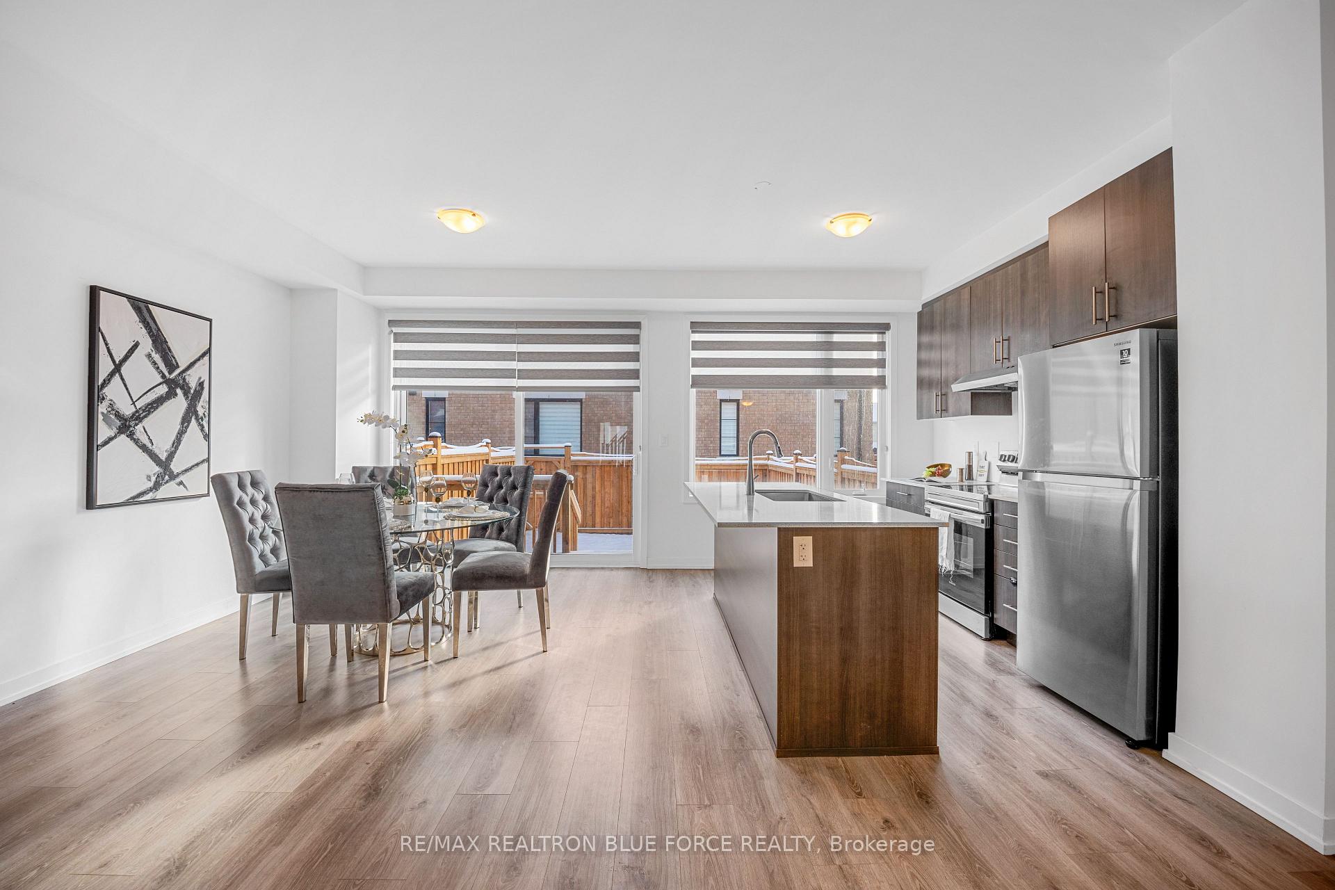 Photo 10 of 94 Pine Gate Place, Whitby, Williamsburg — HOMEH