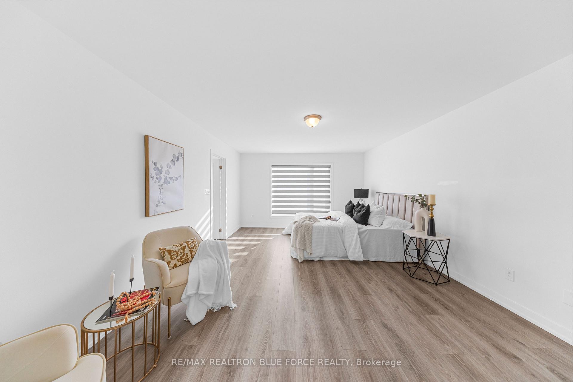 Photo 15 of 94 Pine Gate Place, Whitby, Williamsburg — HOMEH