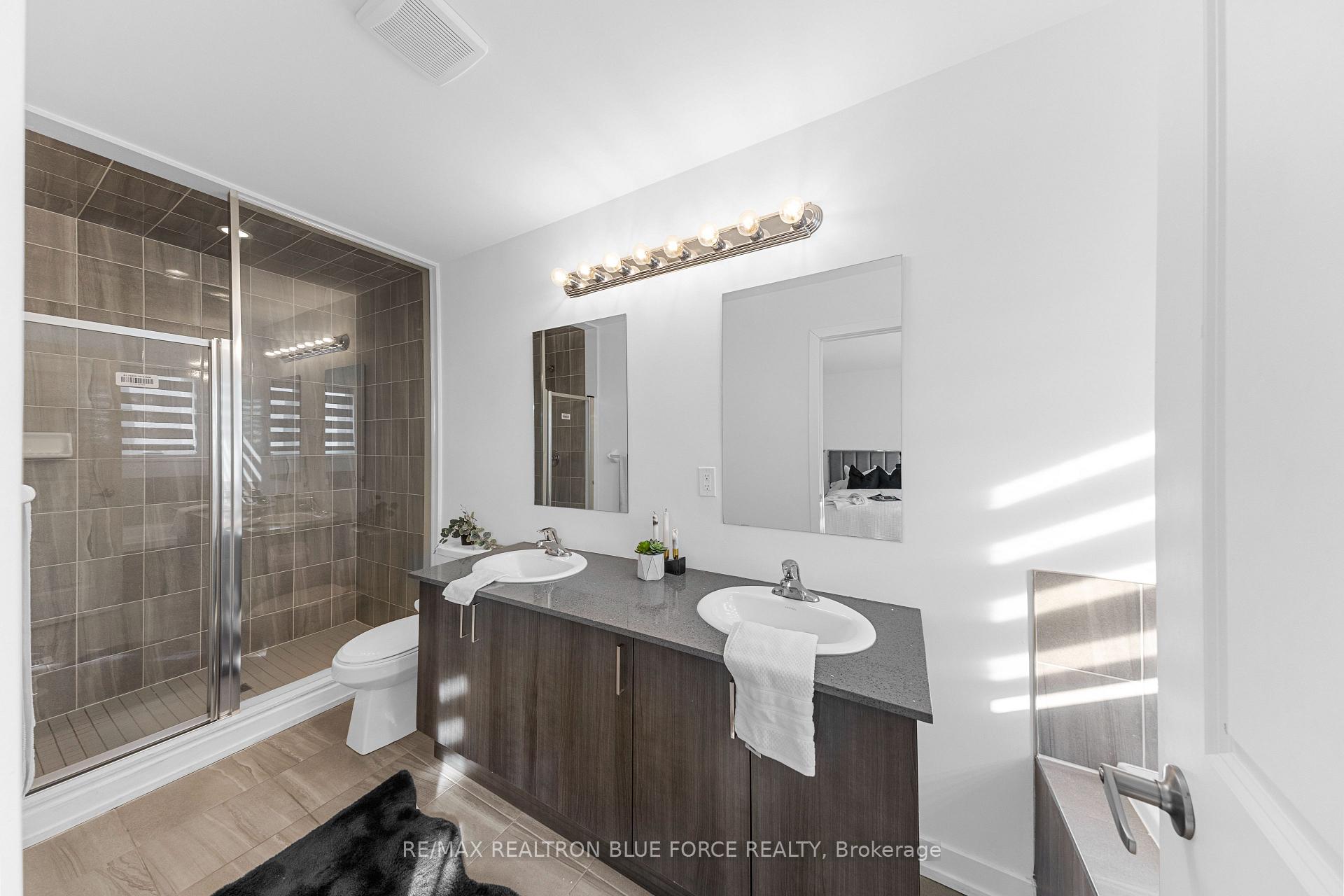 Photo 18 of 94 Pine Gate Place, Whitby, Williamsburg — HOMEH