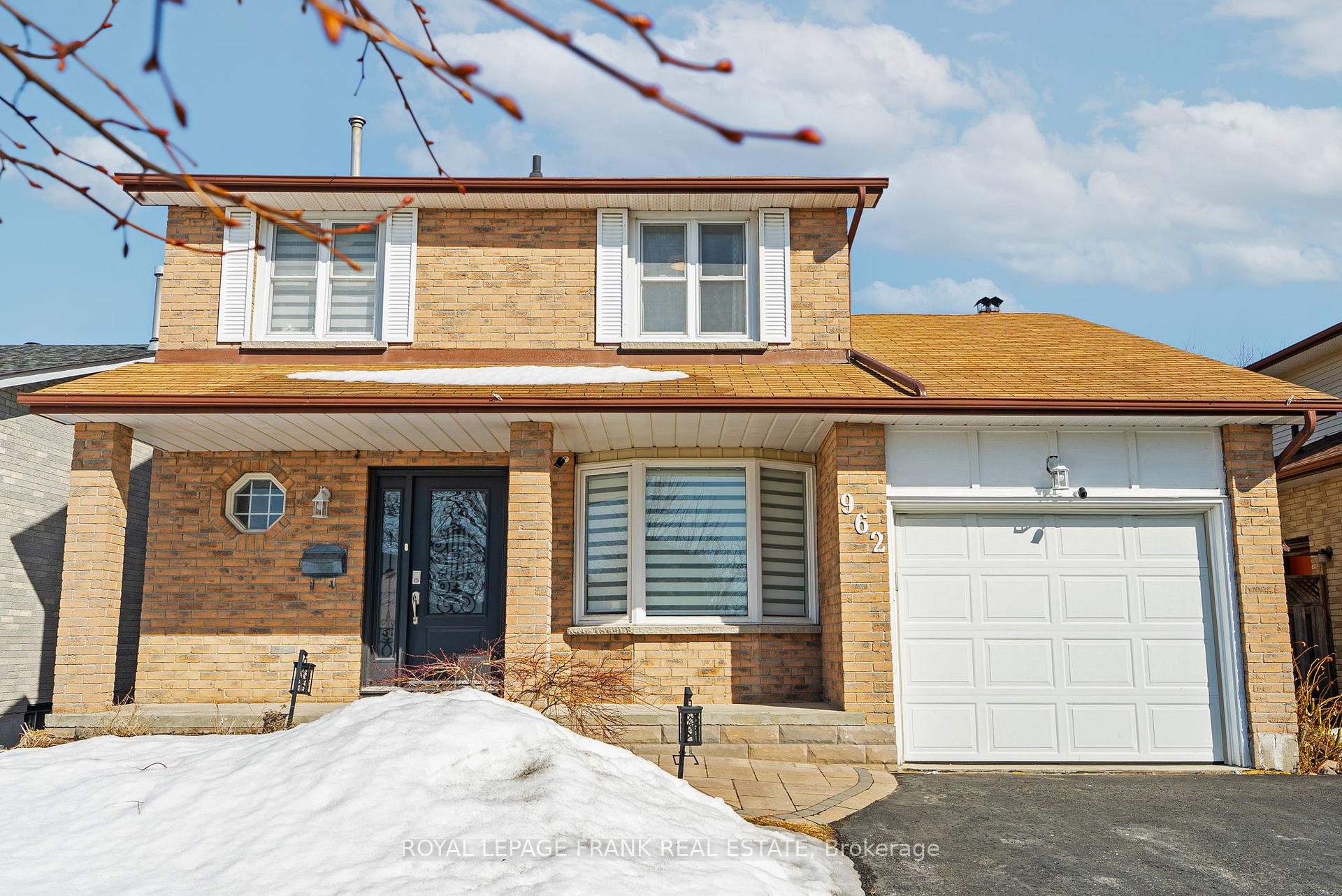 Photo 1 of 962 Roundelay Drive, Oshawa, McLaughlin — HOMEH