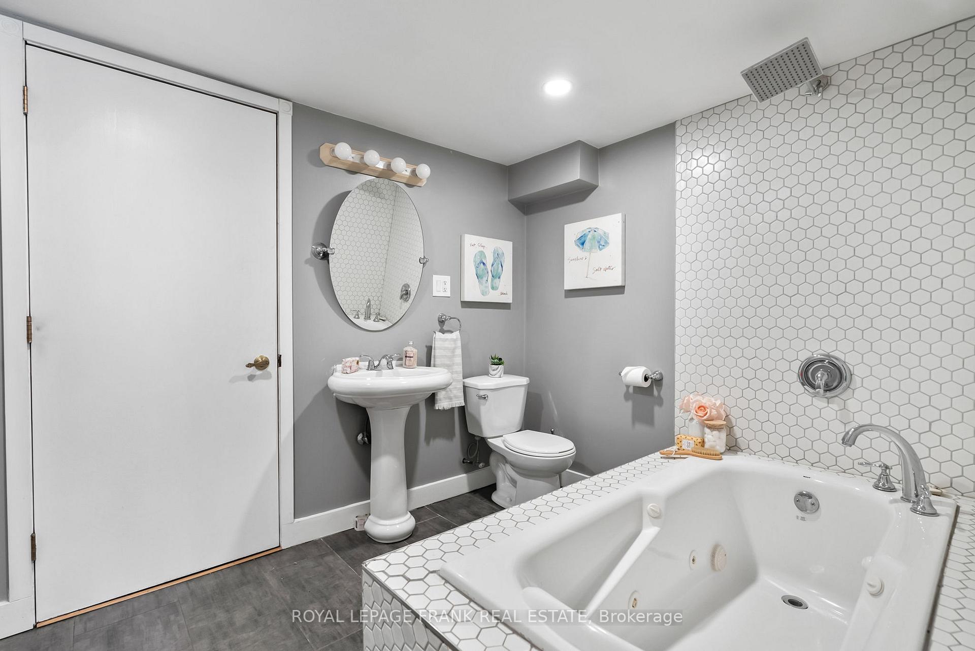 Photo 30 of 962 Roundelay Drive, Oshawa, McLaughlin — HOMEH