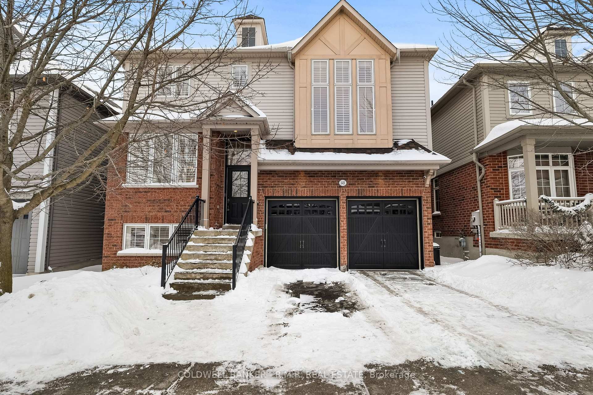 Photo 1 of 2423 Pilgrim Square, Oshawa, Windfields — HOMEH