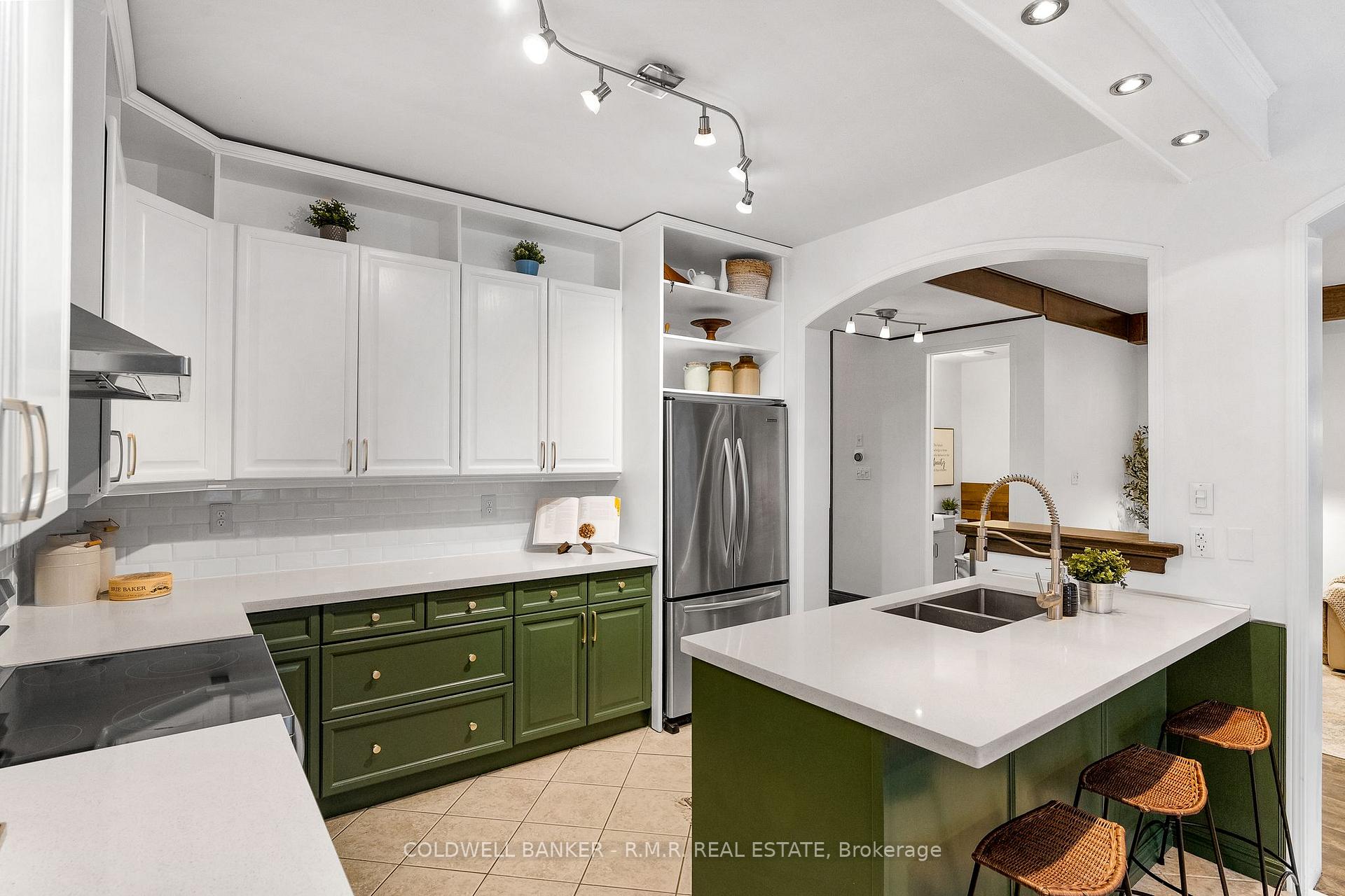 Photo 11 of 2423 Pilgrim Square, Oshawa, Windfields — HOMEH