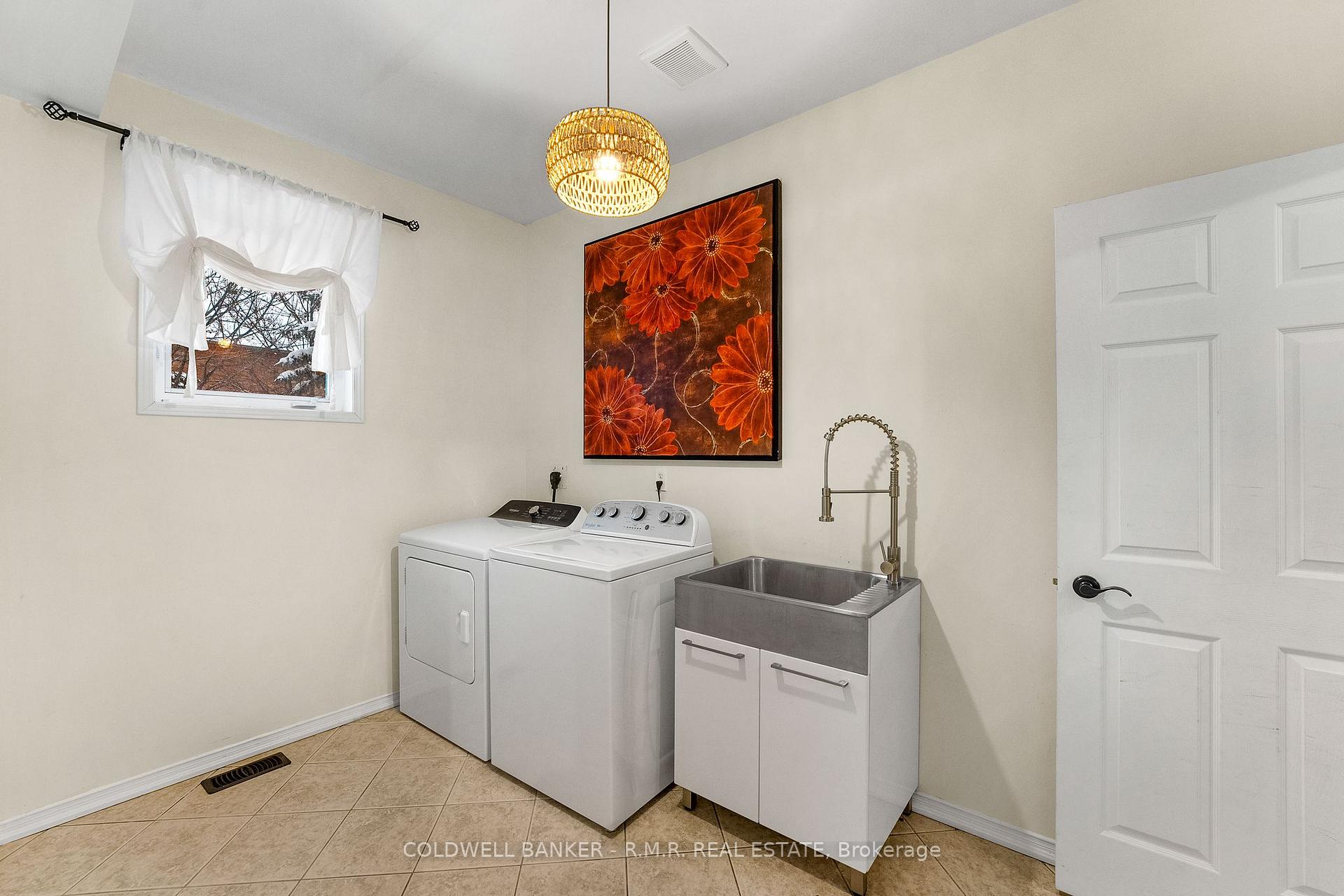 Photo 16 of 2423 Pilgrim Square, Oshawa, Windfields — HOMEH