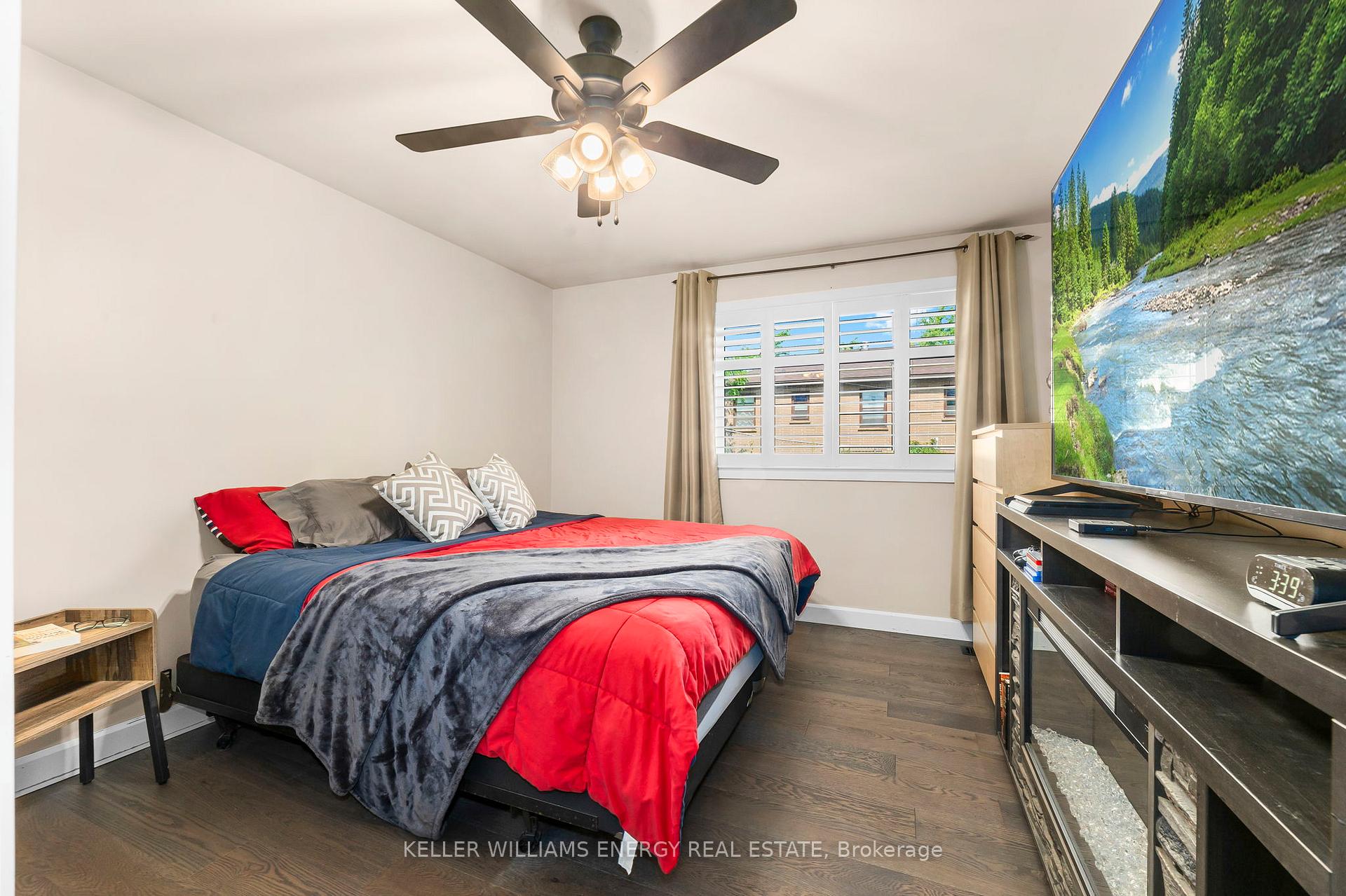 Photo 13 of 1302 Dobbin Avenue, Peterborough, Town Ward 3 — HOMEH