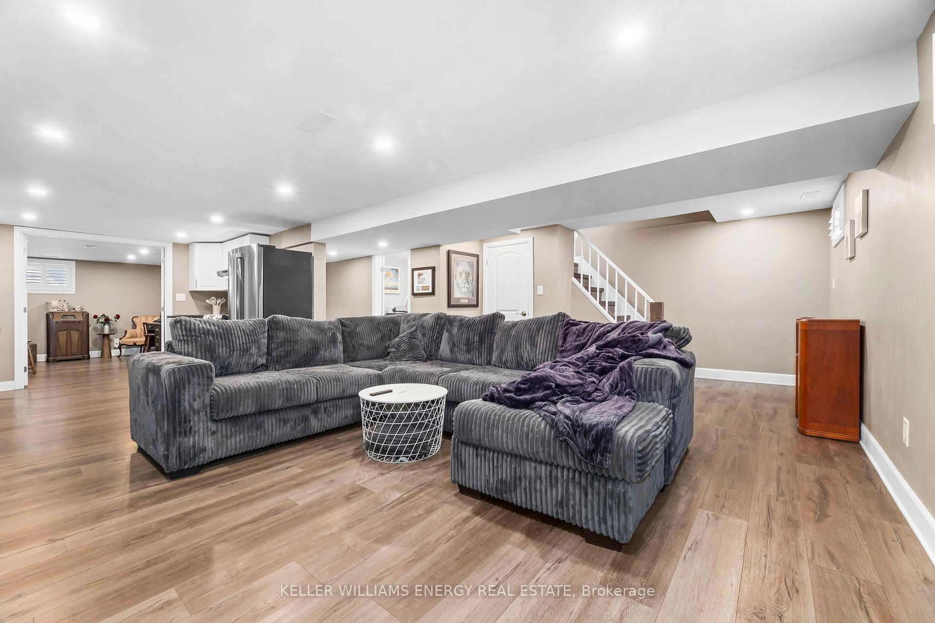 Photo 19 of 1302 Dobbin Avenue, Peterborough, Town Ward 3 — HOMEH