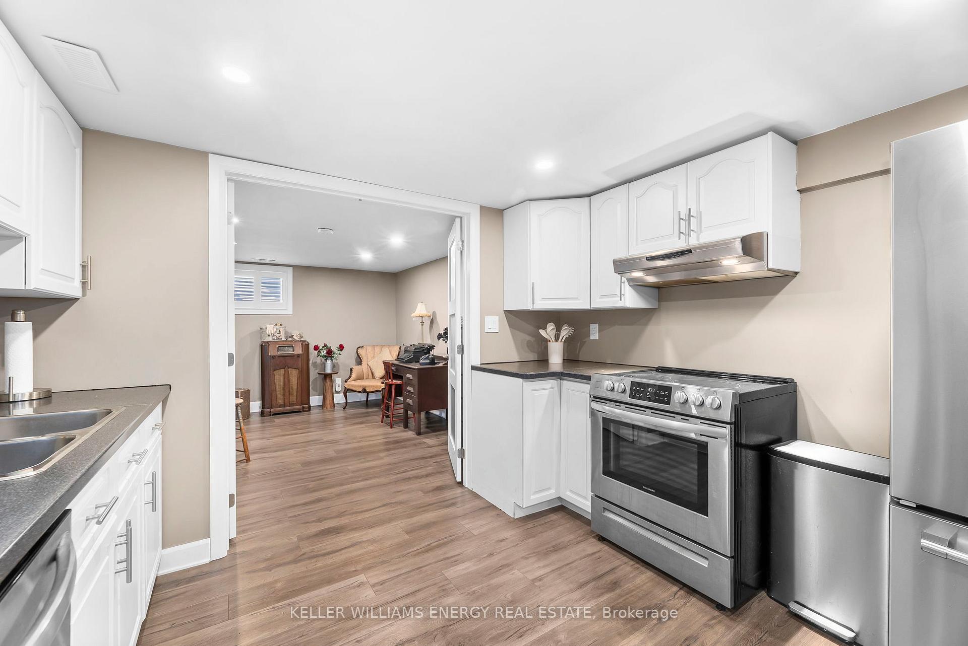 Photo 23 of 1302 Dobbin Avenue, Peterborough, Town Ward 3 — HOMEH